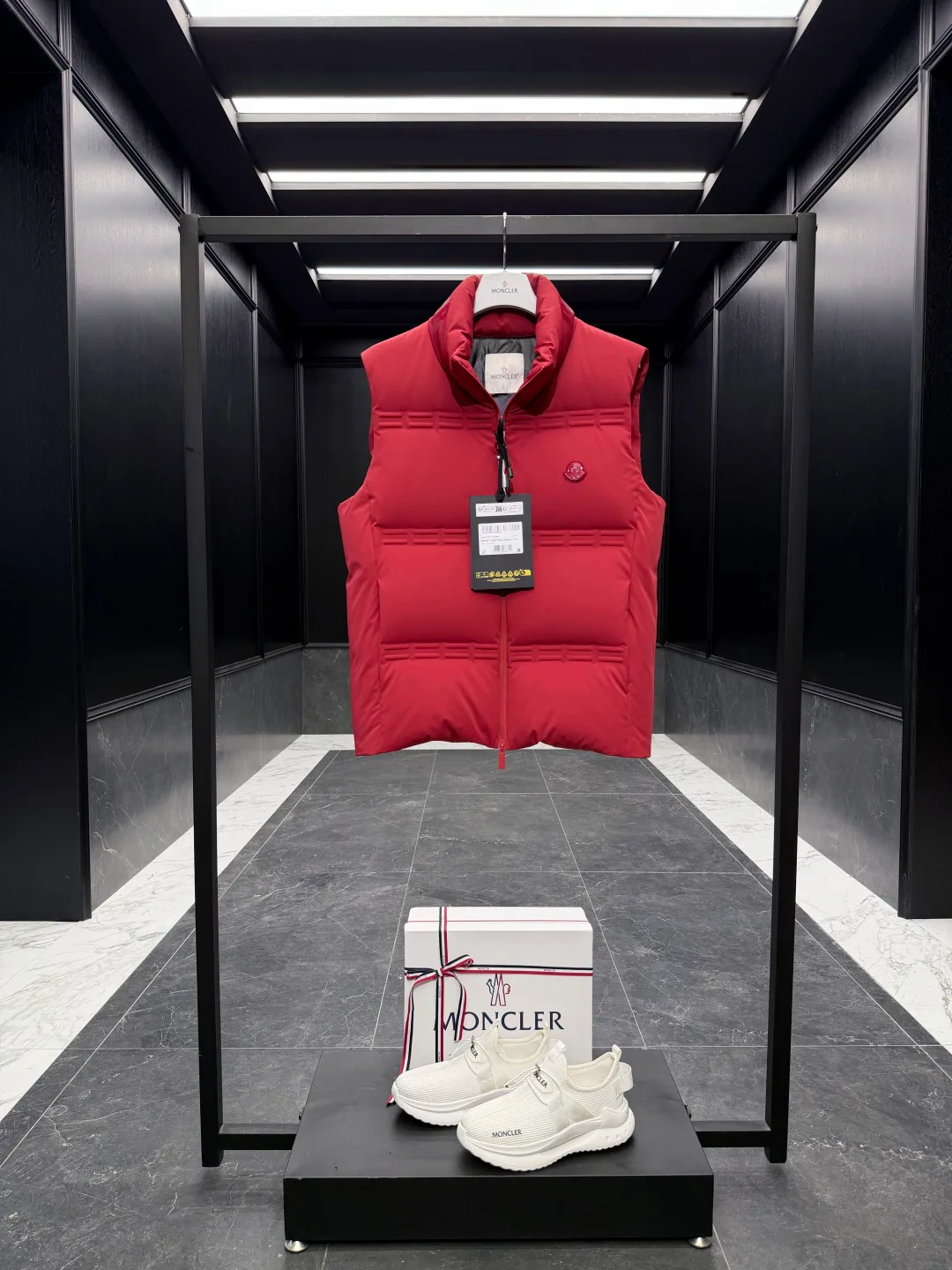 Жилеты Женские Moncler 18188742