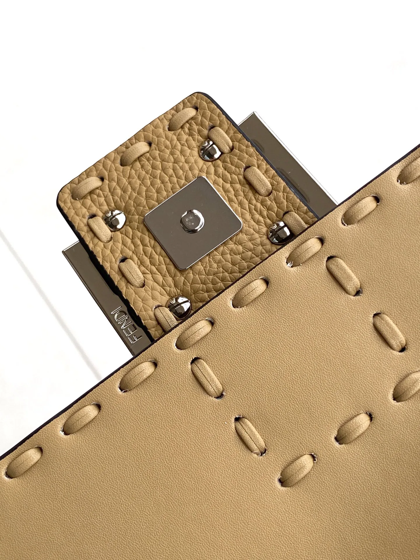 Классические Сумки Женские Fendi 12718240