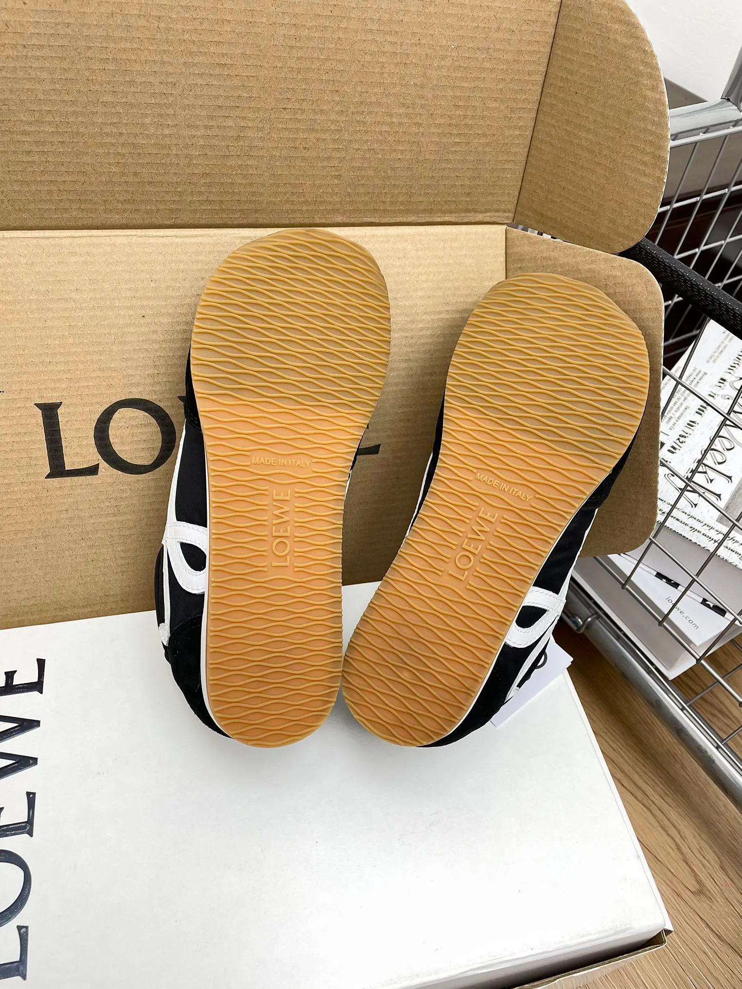 Кроссовки Женские Loewe 11190