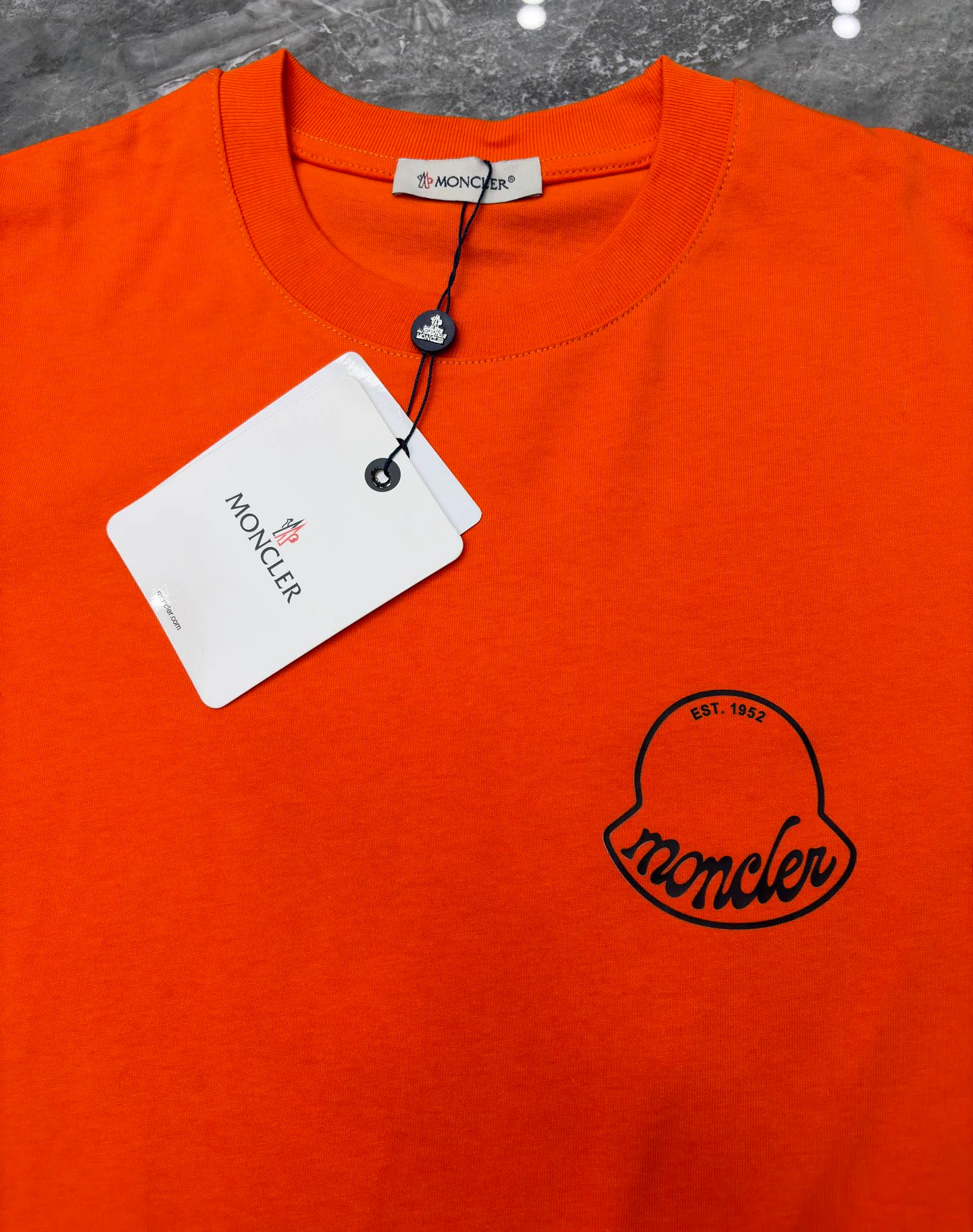 Футболки Женские Moncler 11424373