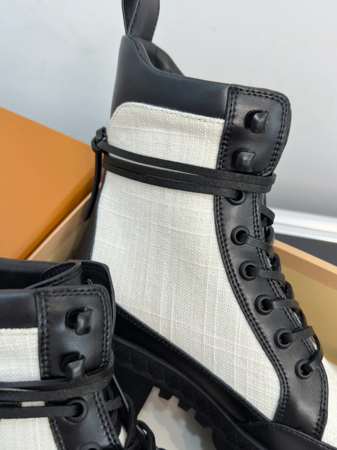 Ботинки Женские Louis Vuitton 18741671