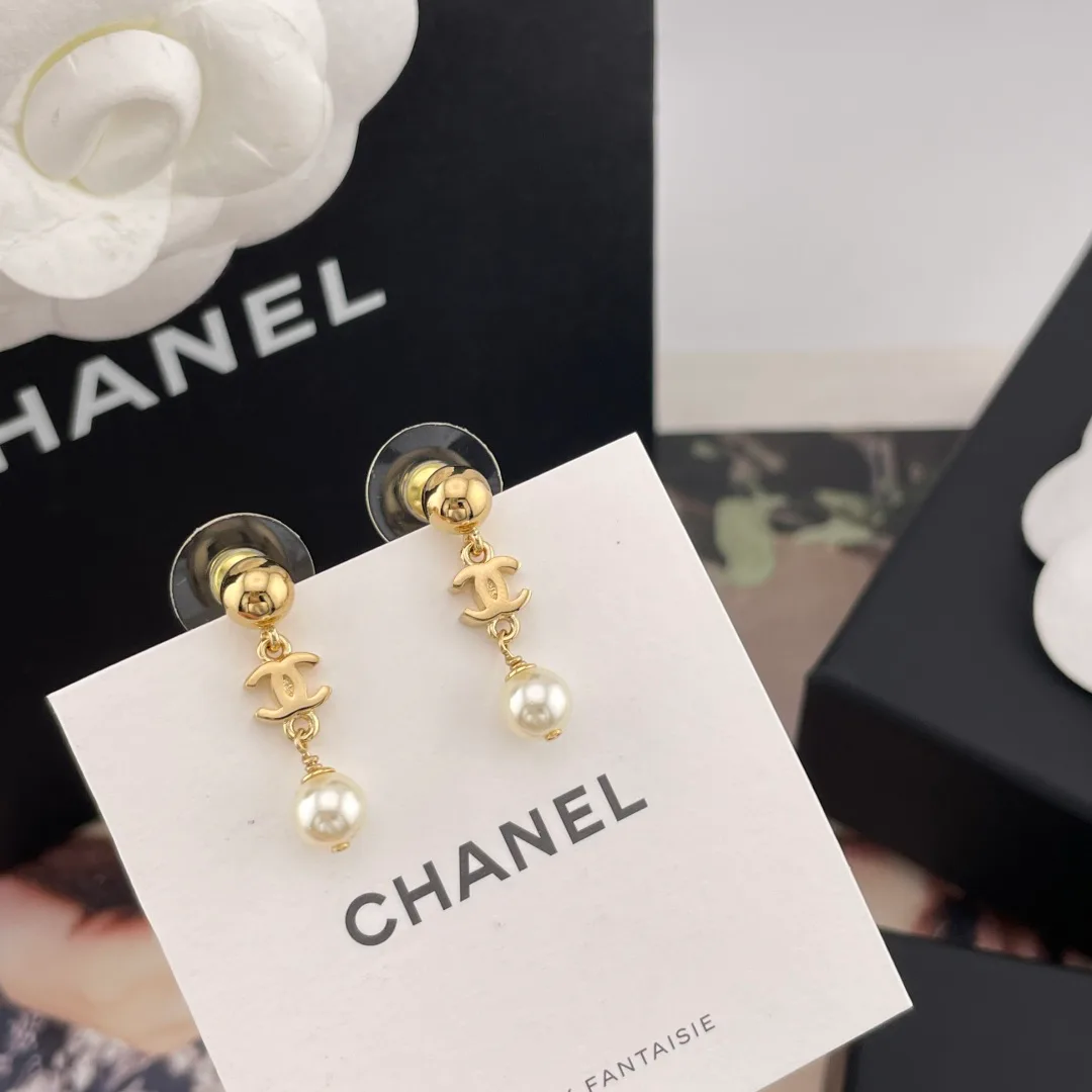 Бижутерия Chanel 18059055