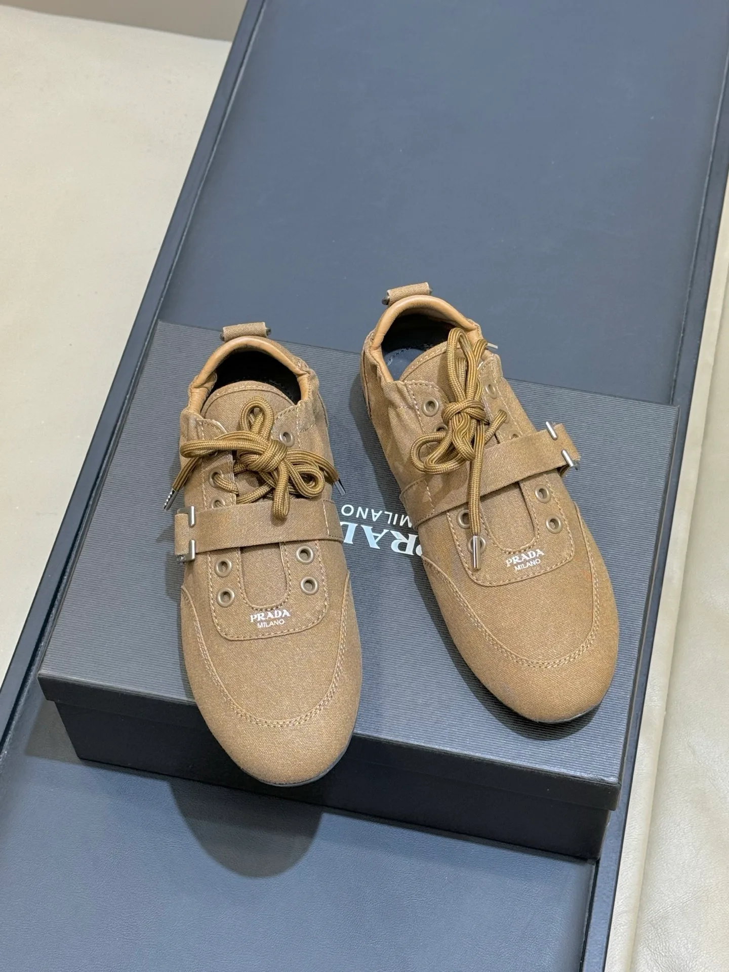 Кроссовки Женские Prada 1227779