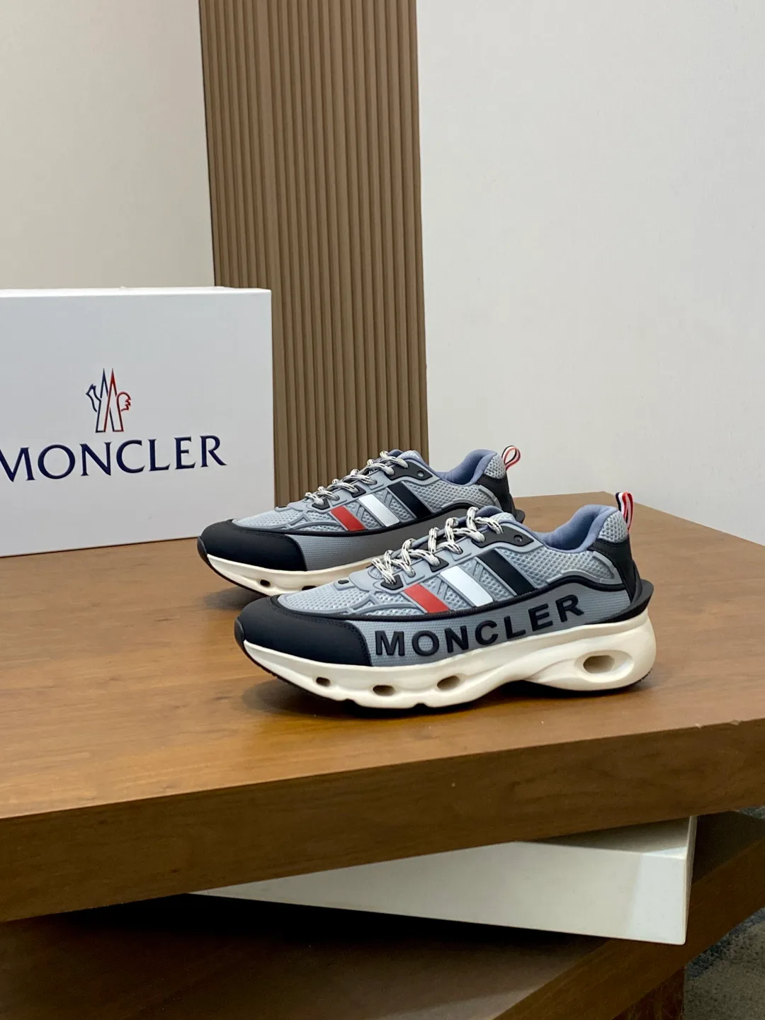 Кроссовки Мужские Moncler 18079003