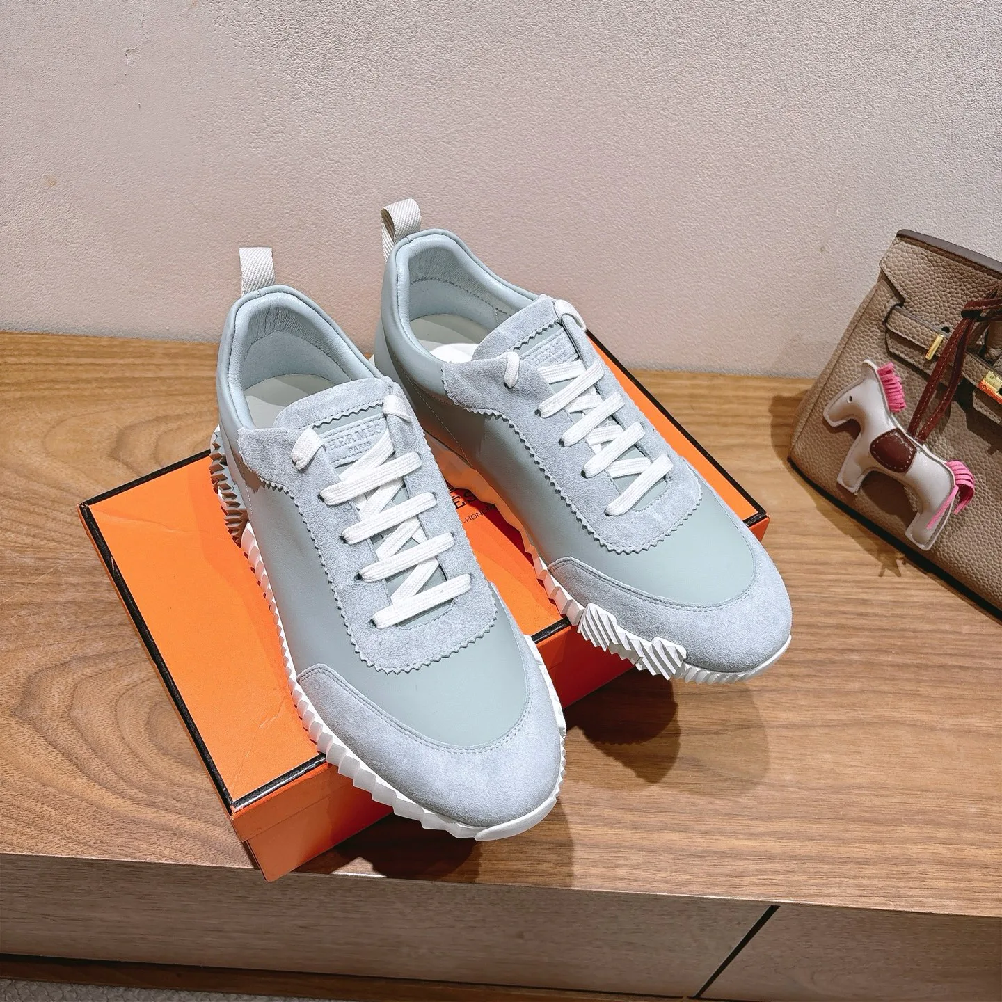 Кроссовки Женские Hermes 9915043