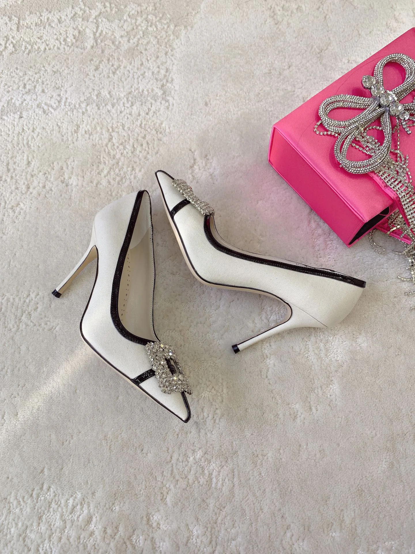 Туфли Женские Manolo Blahnik 18698274