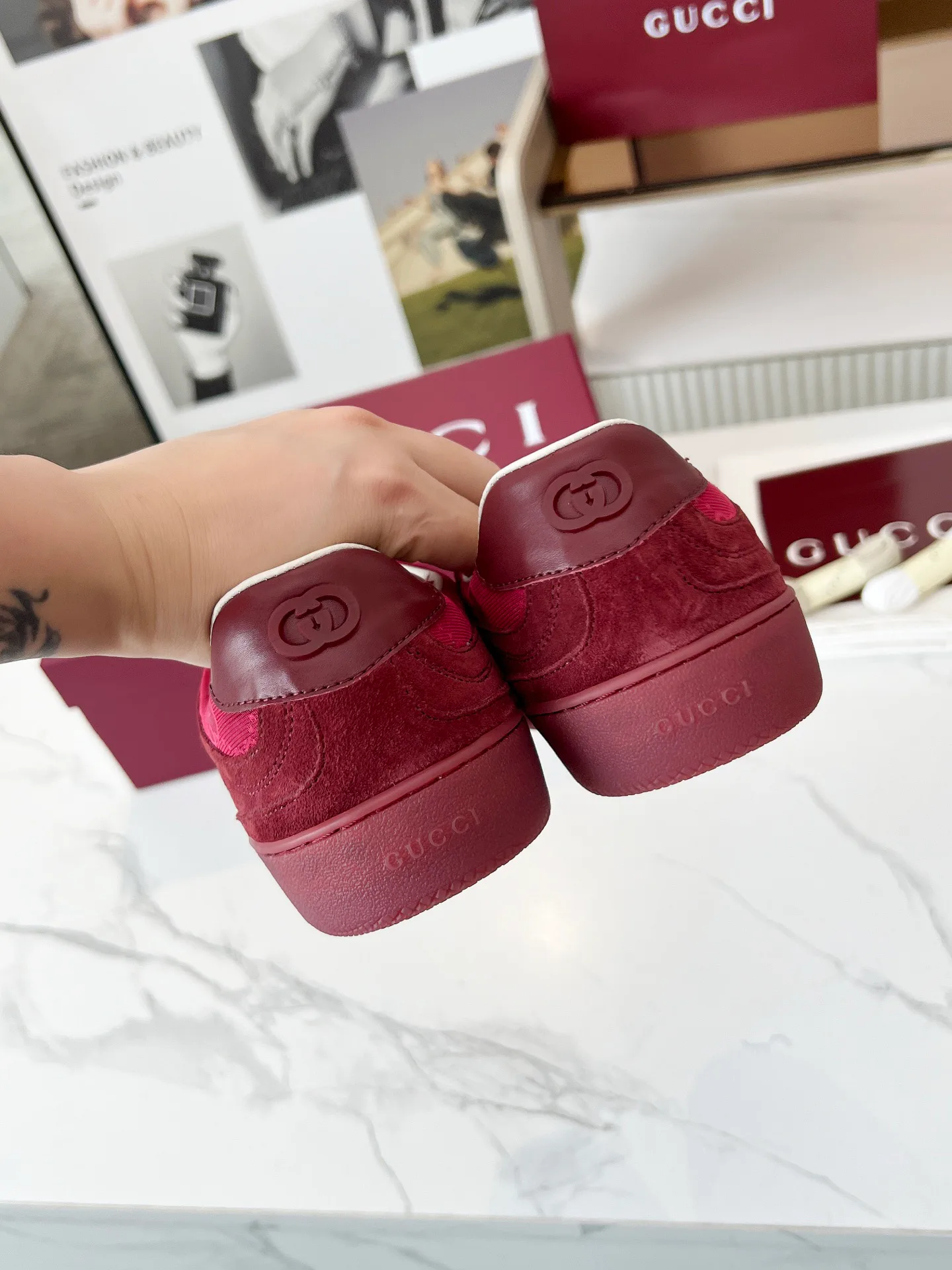 Кроссовки Женские Gucci 17620389