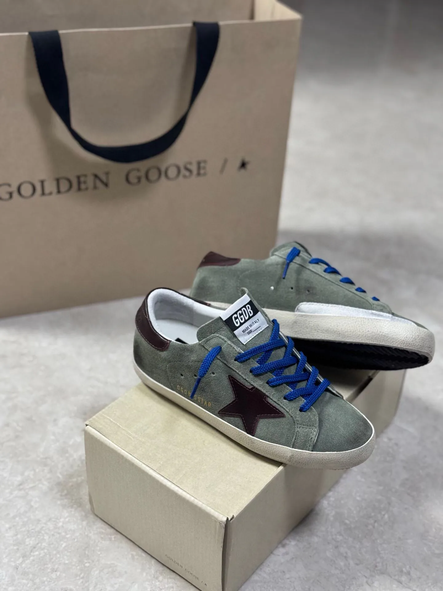 Кроссовки Мужские Golden Goose 18265605