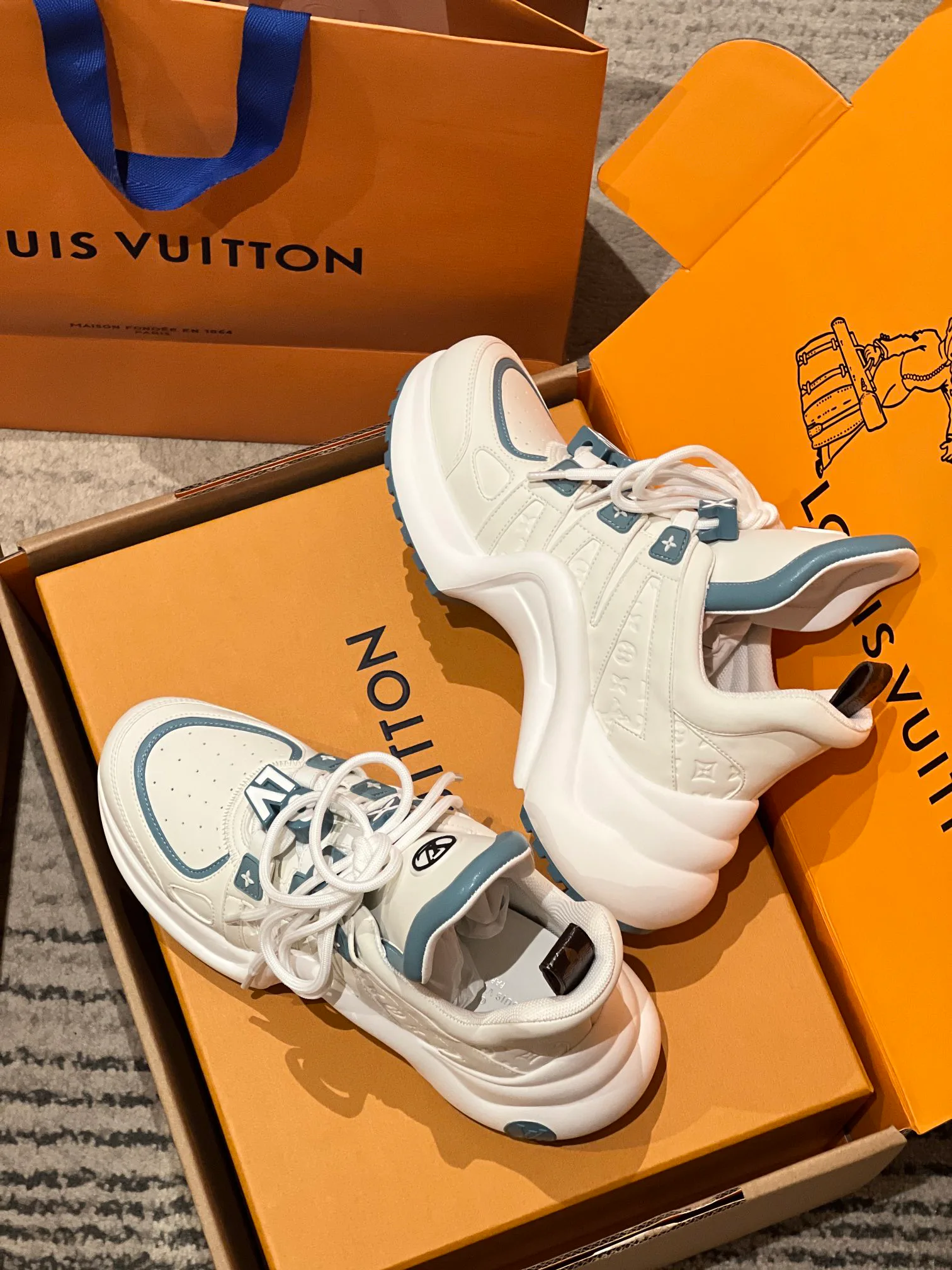 Кроссовки Женские Louis Vuitton 371390