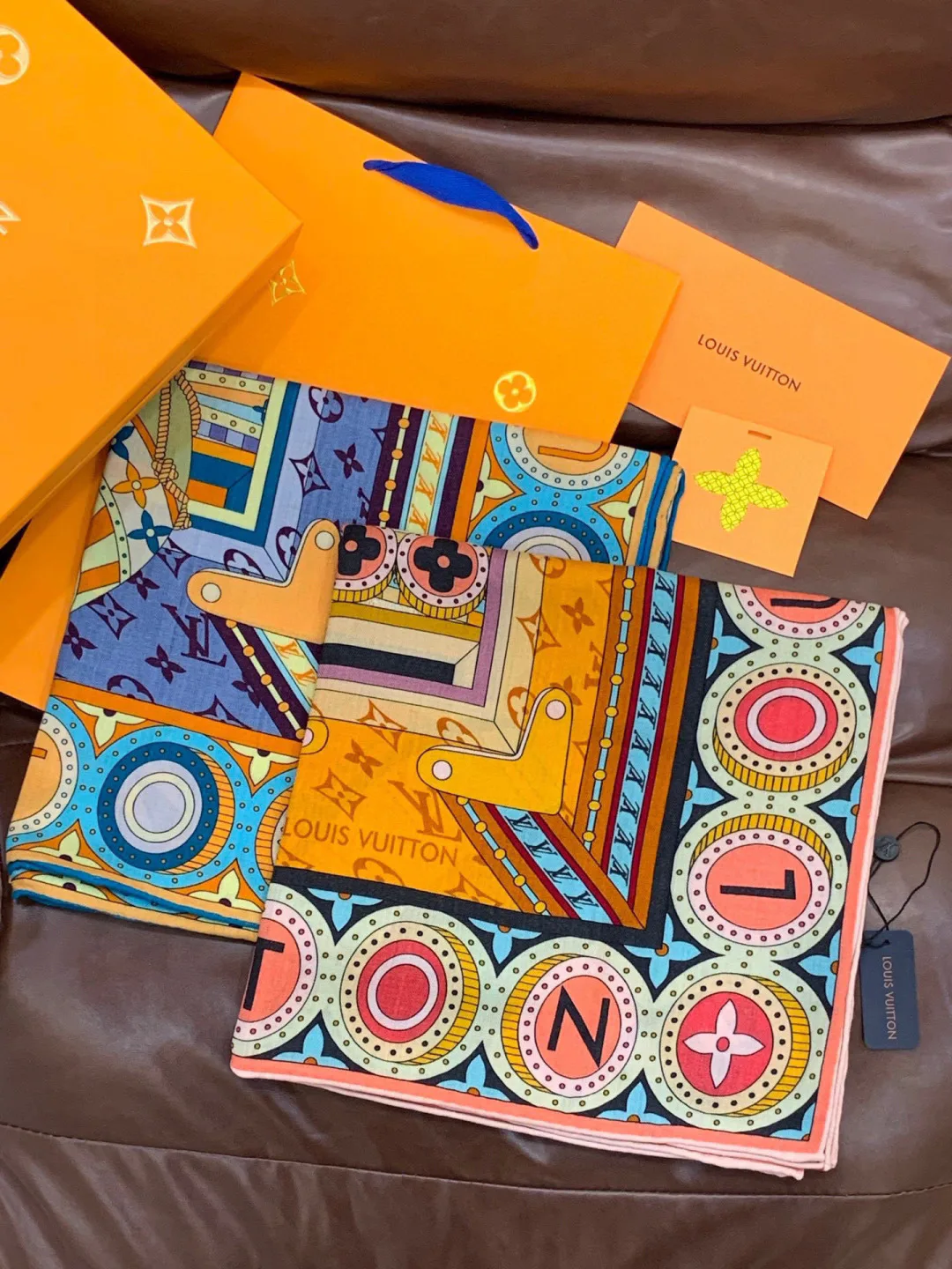 Шарфы Louis Vuitton 895180