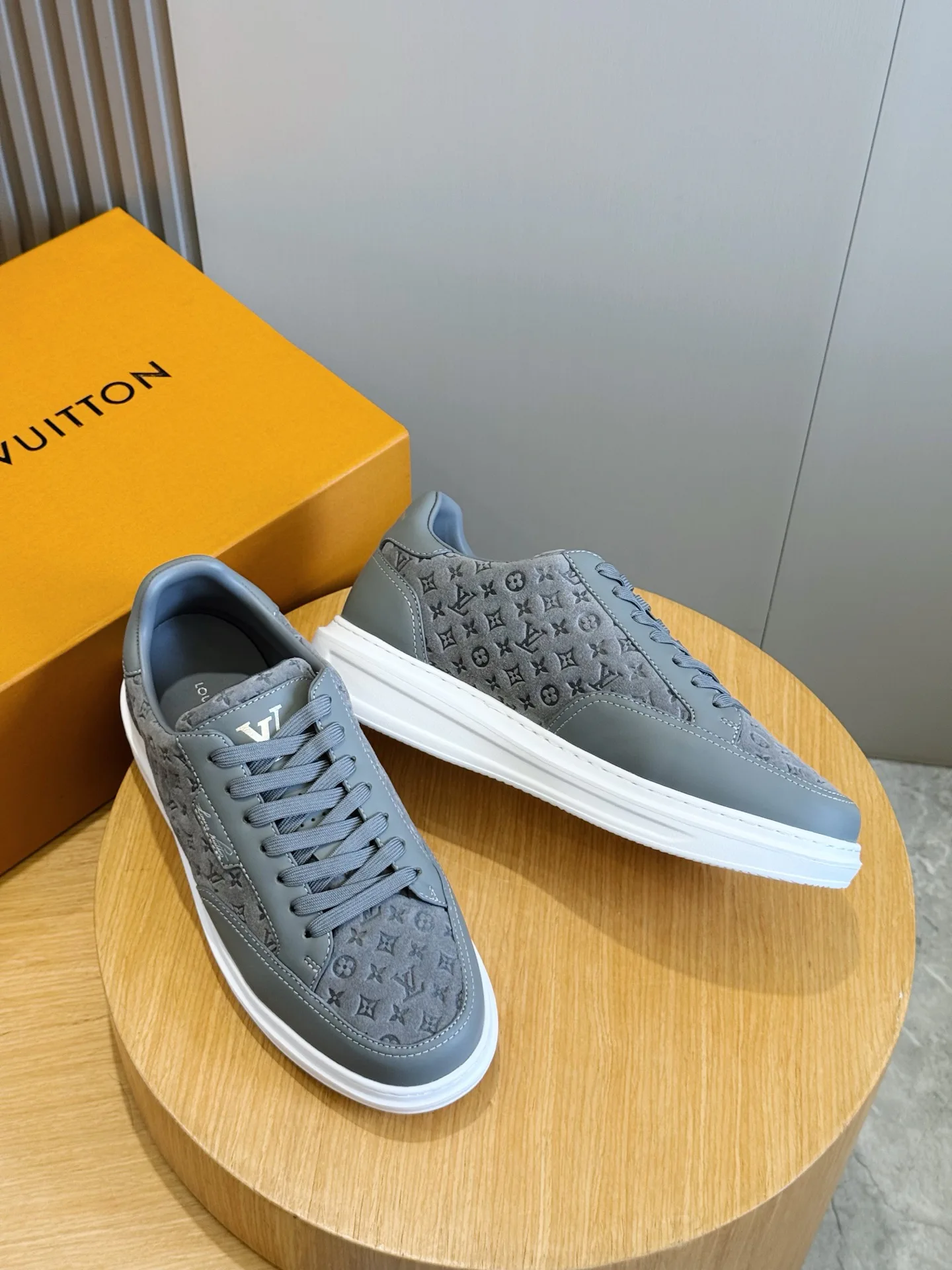 Кроссовки Мужские Louis Vuitton 19678381