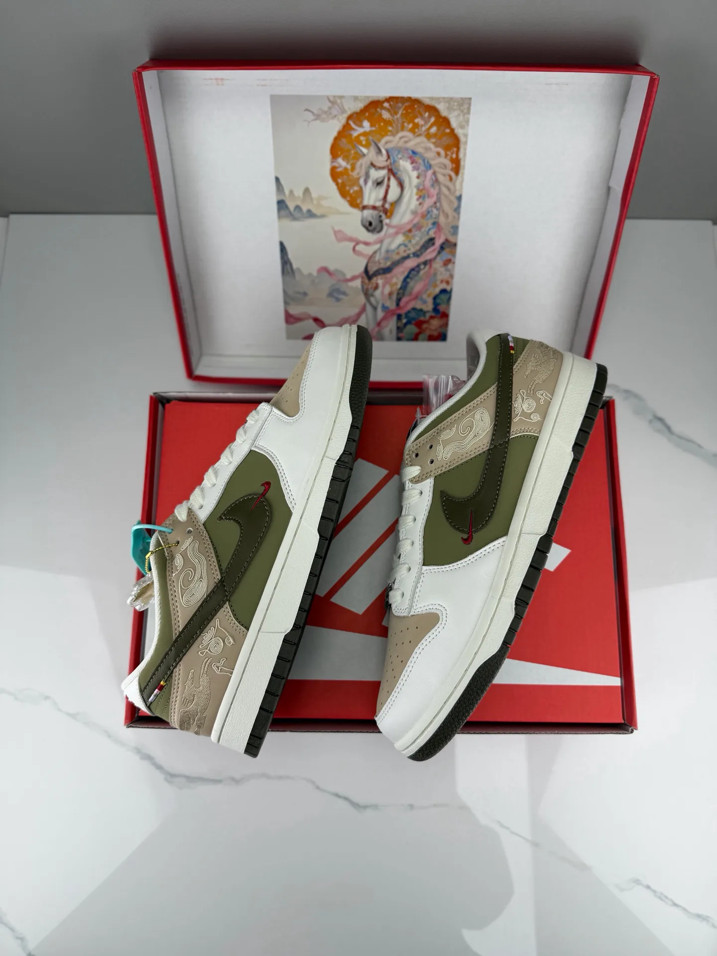 Кроссовки Женские Air Jordan 3639092