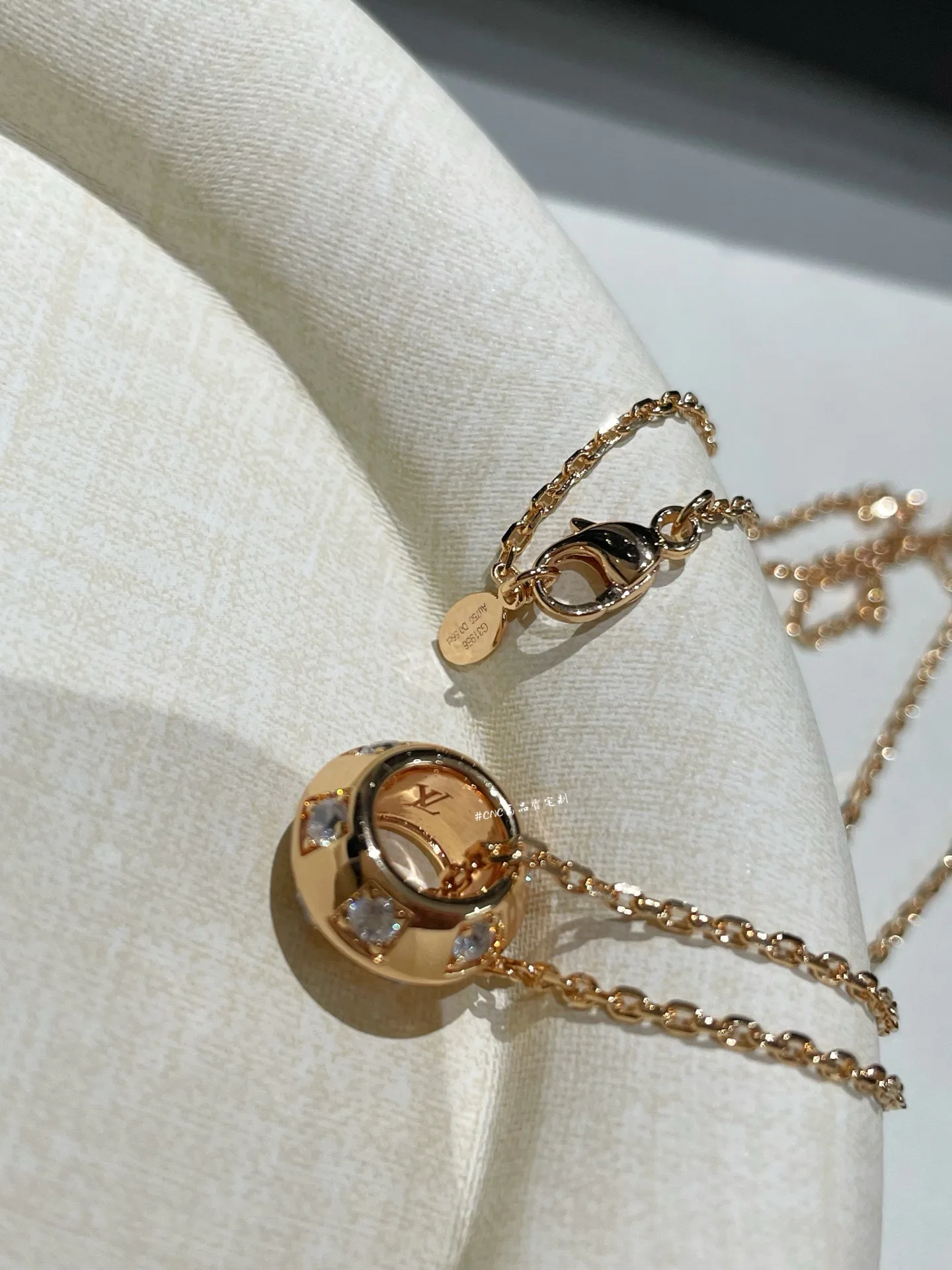 Бижутерия Louis Vuitton 17819343