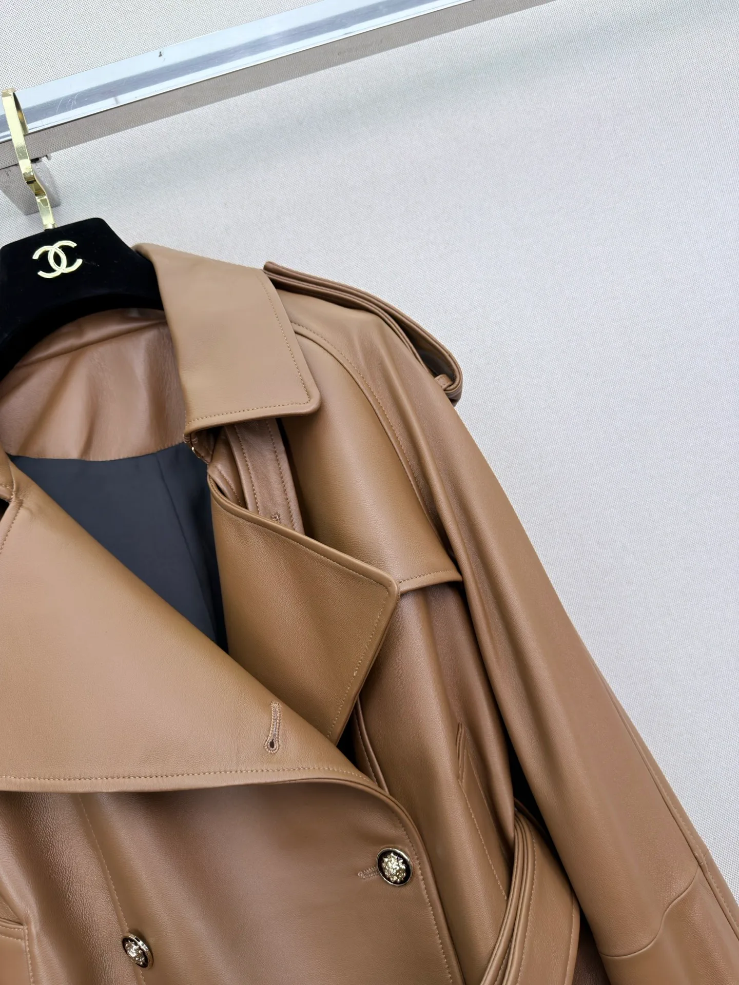 Кожаные Куртки И Дублёнки Женские Chanel 18174809
