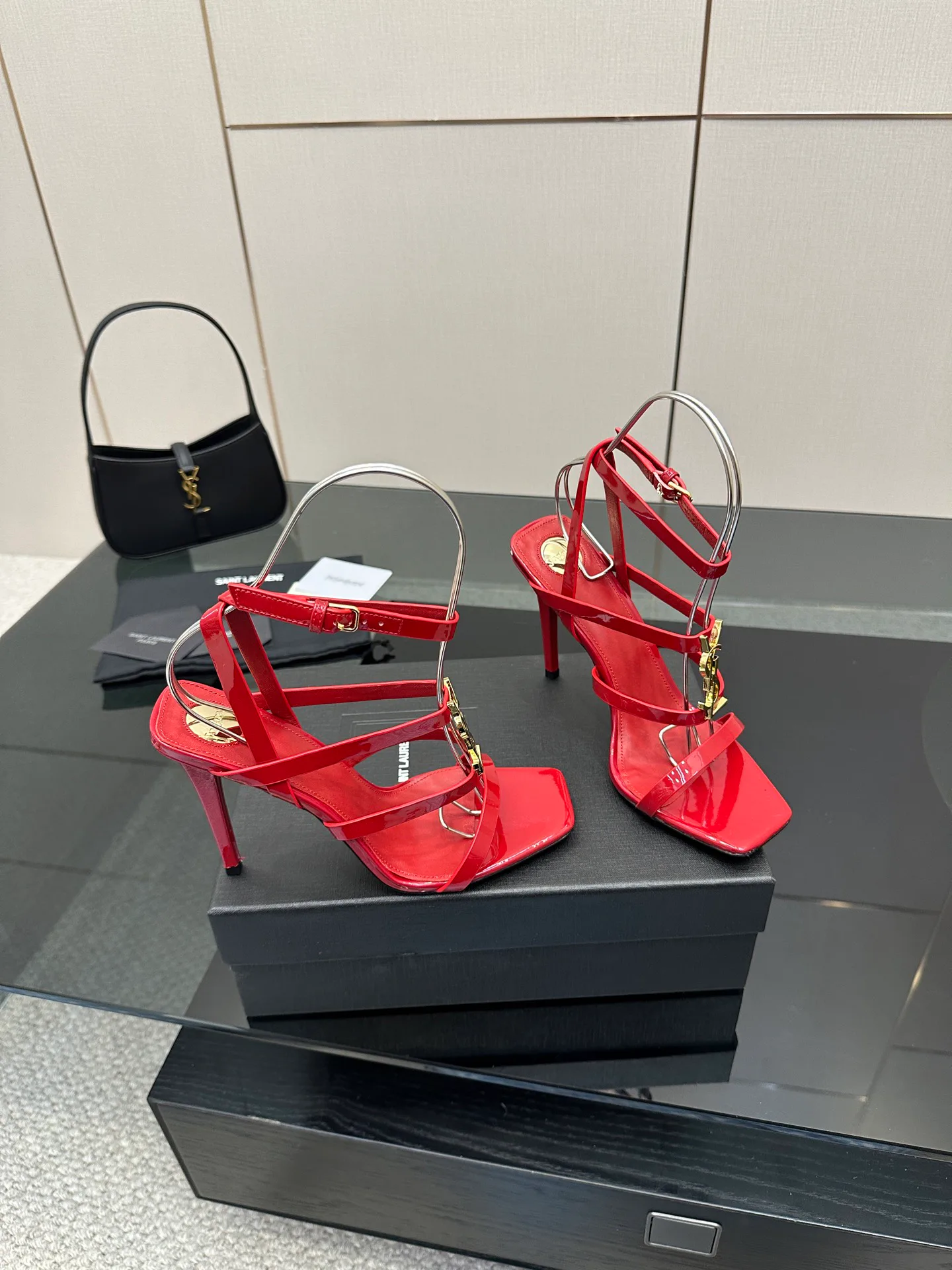 Босоножки Женские Saint Laurent 13164405