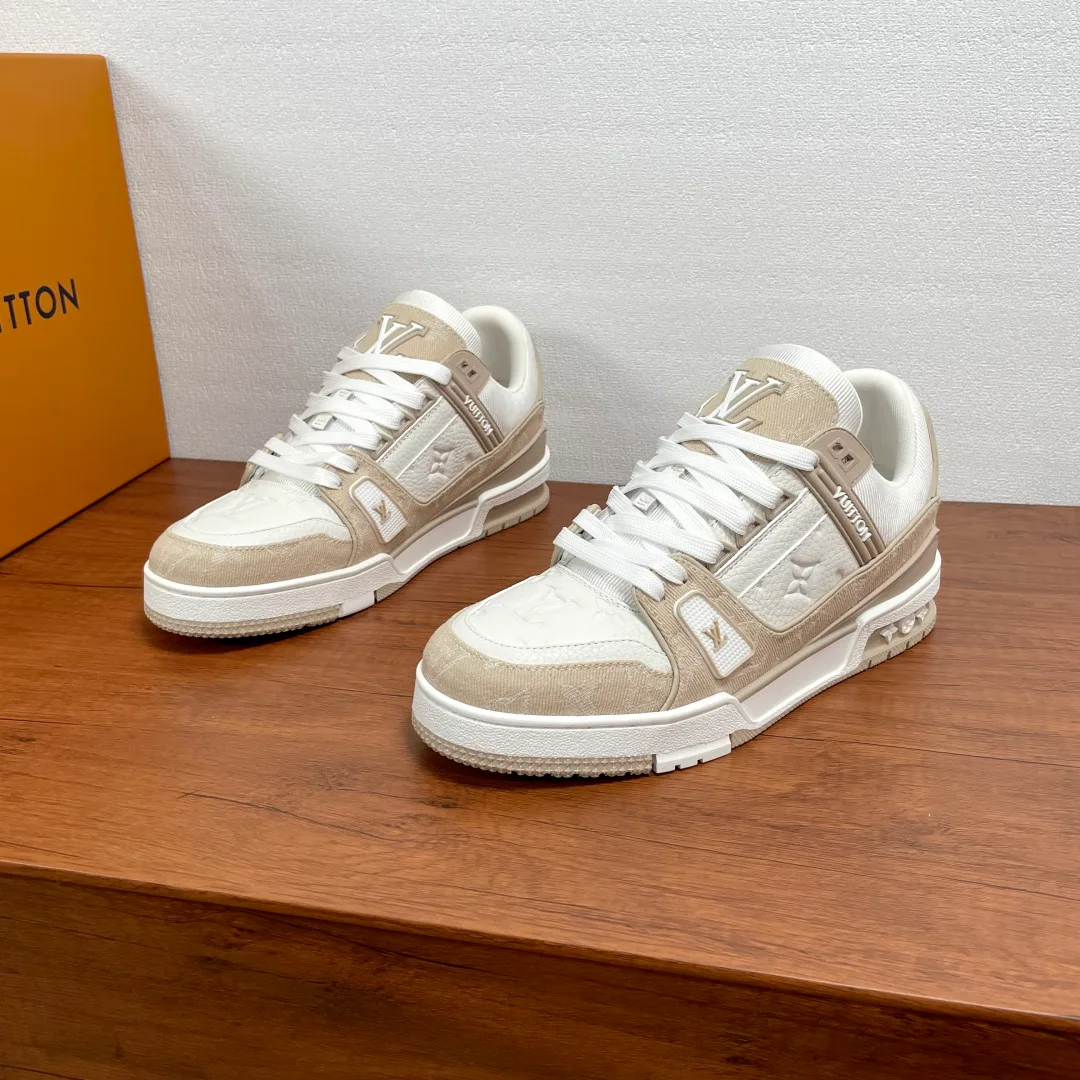 Кроссовки Женские Louis Vuitton 2556260