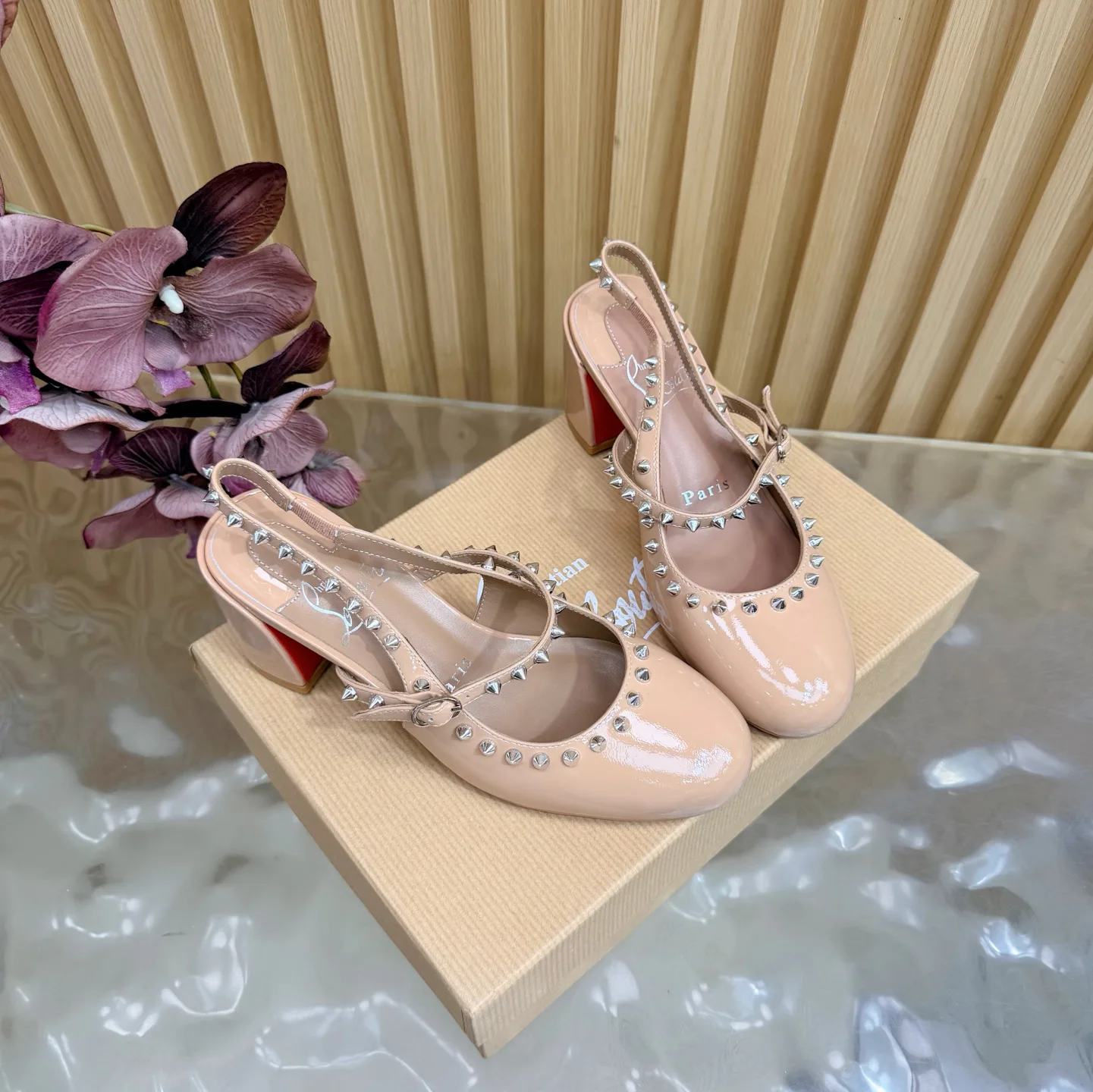 Туфли Женские Christian Louboutin 11776983