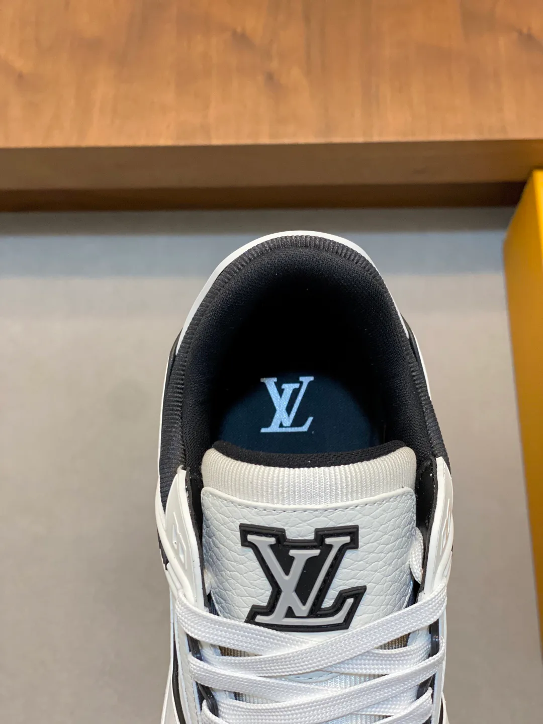 Кроссовки Мужские Louis Vuitton 2194129