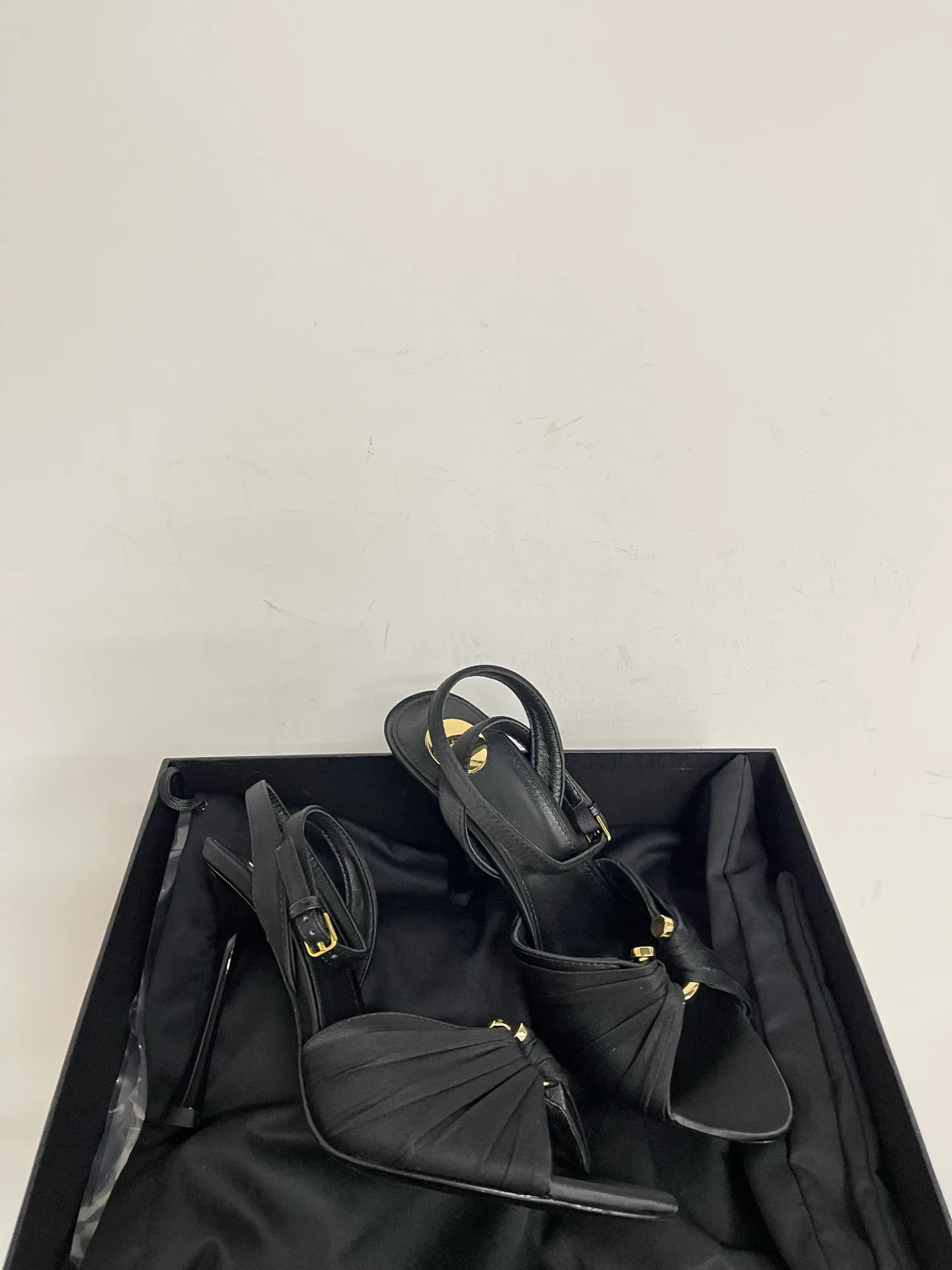 Босоножки Женские Saint Laurent 19686