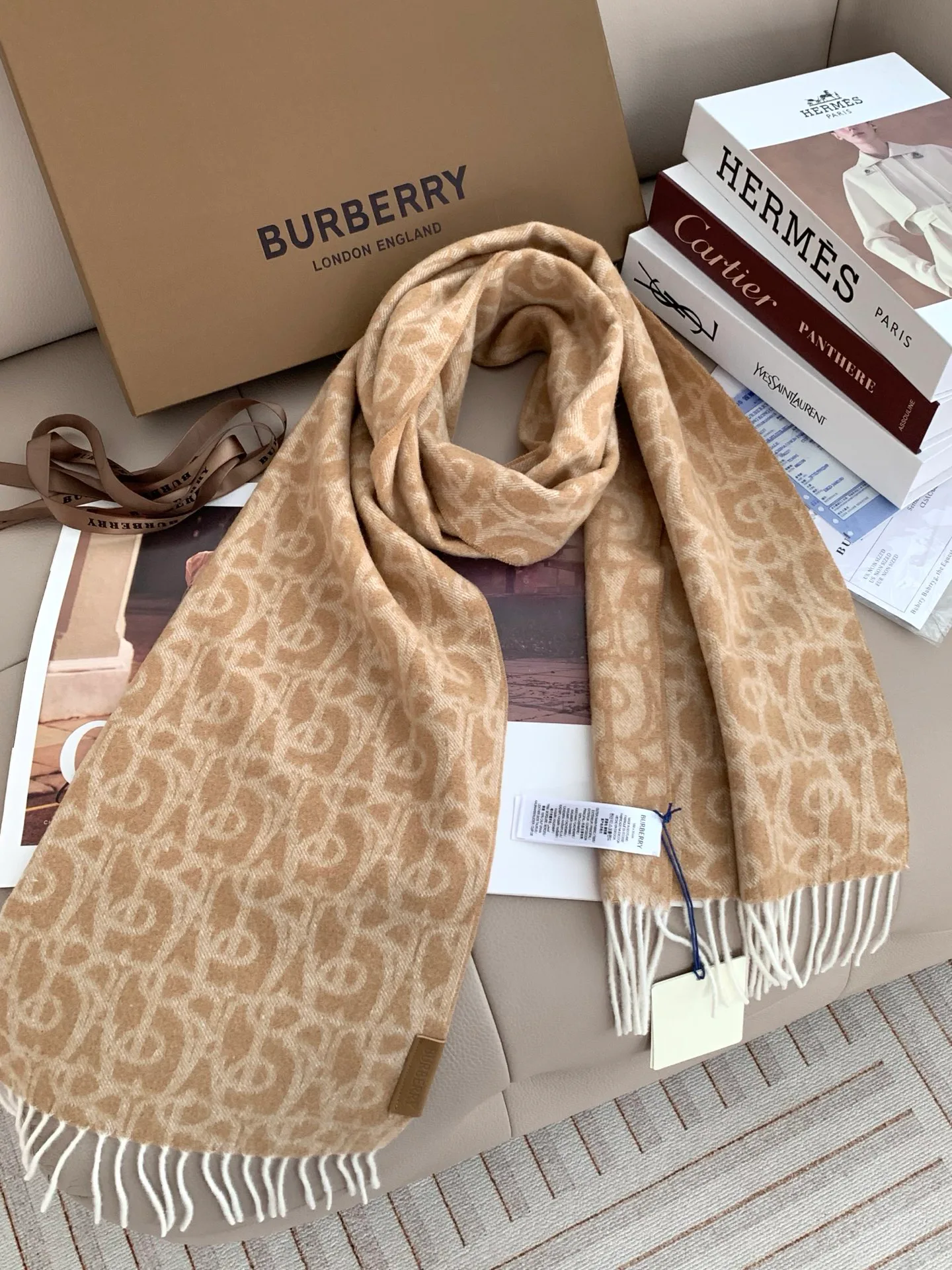 Шарфы Burberry 18222529