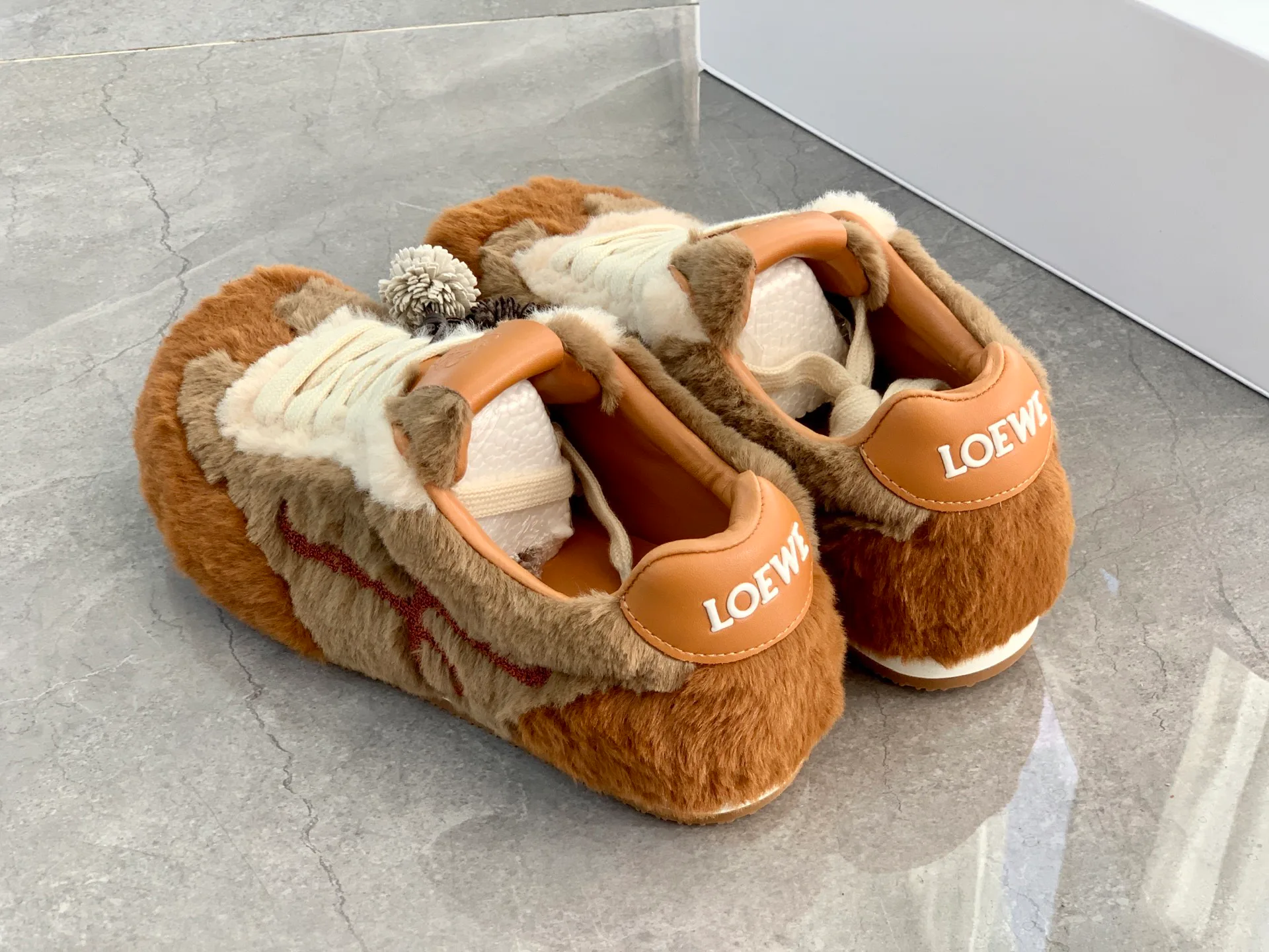 Кроссовки Женские Loewe 554123