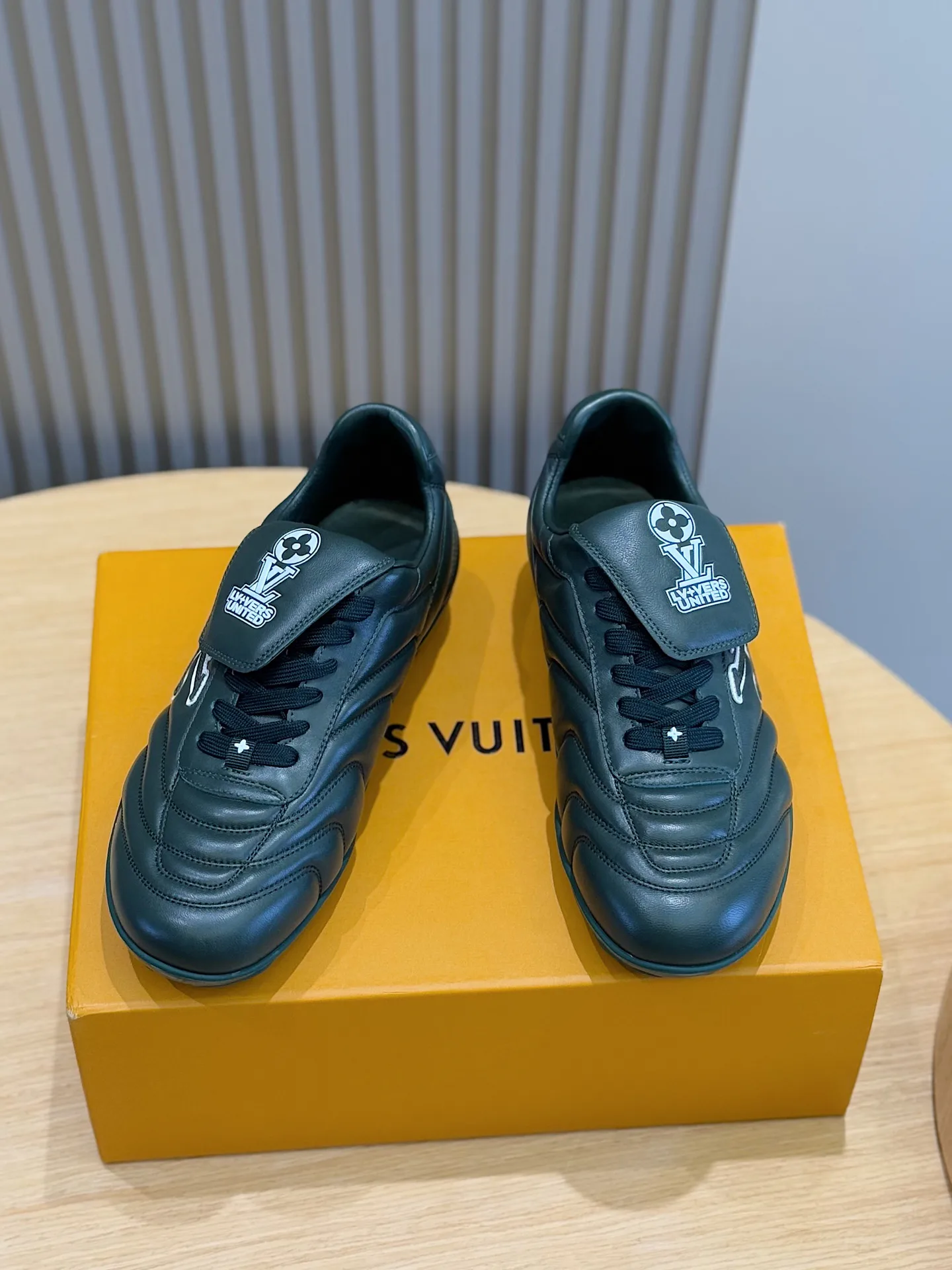 Кроссовки Женские Louis Vuitton 17573