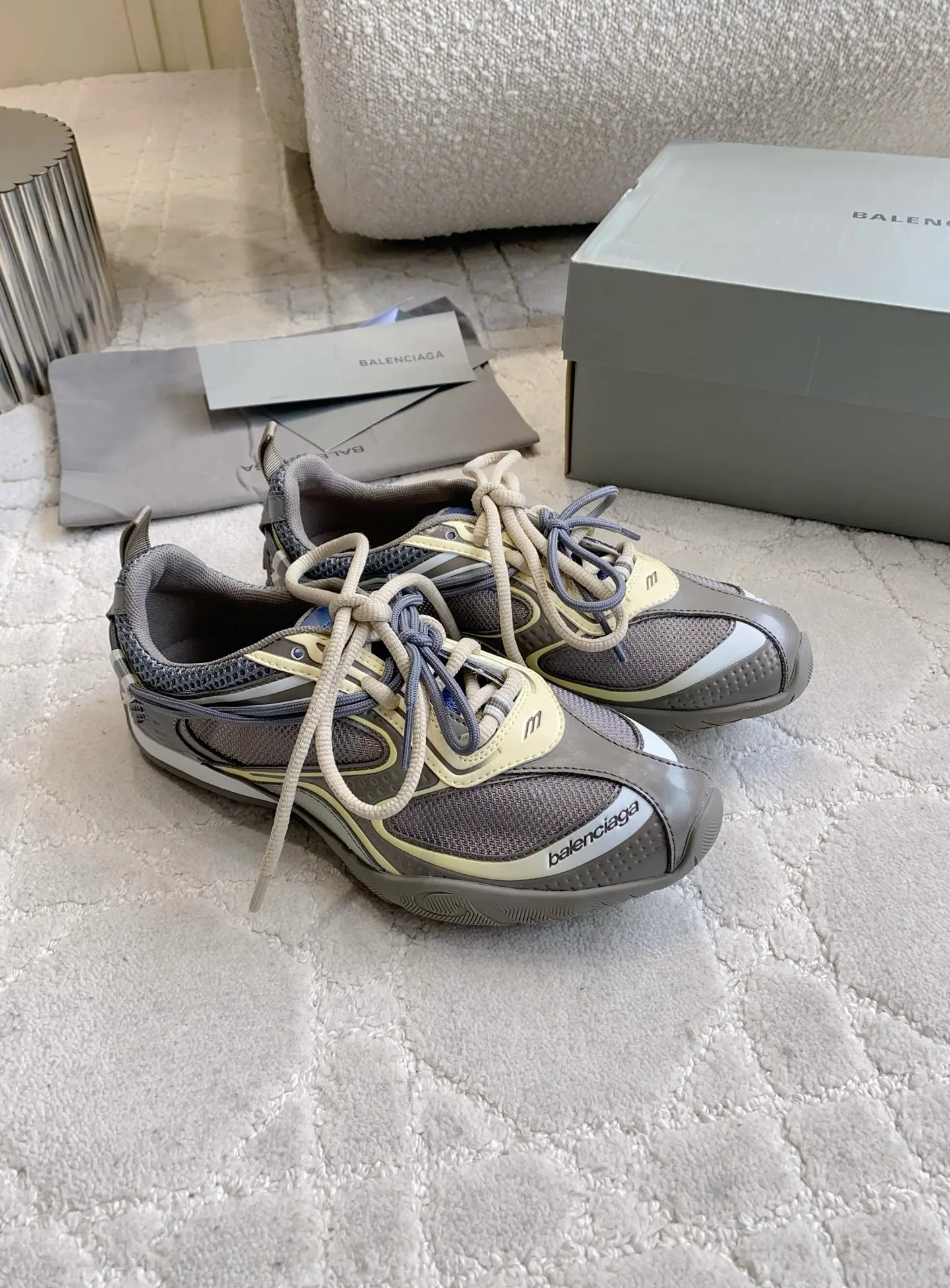 Кроссовки Женские Balenciaga 18133406