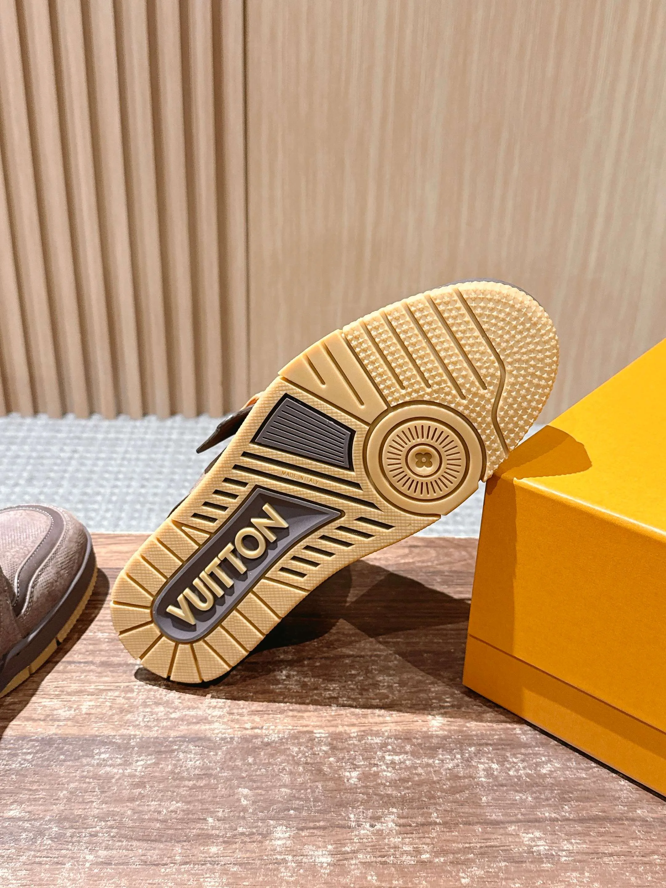 Кроссовки Женские Louis Vuitton 245691