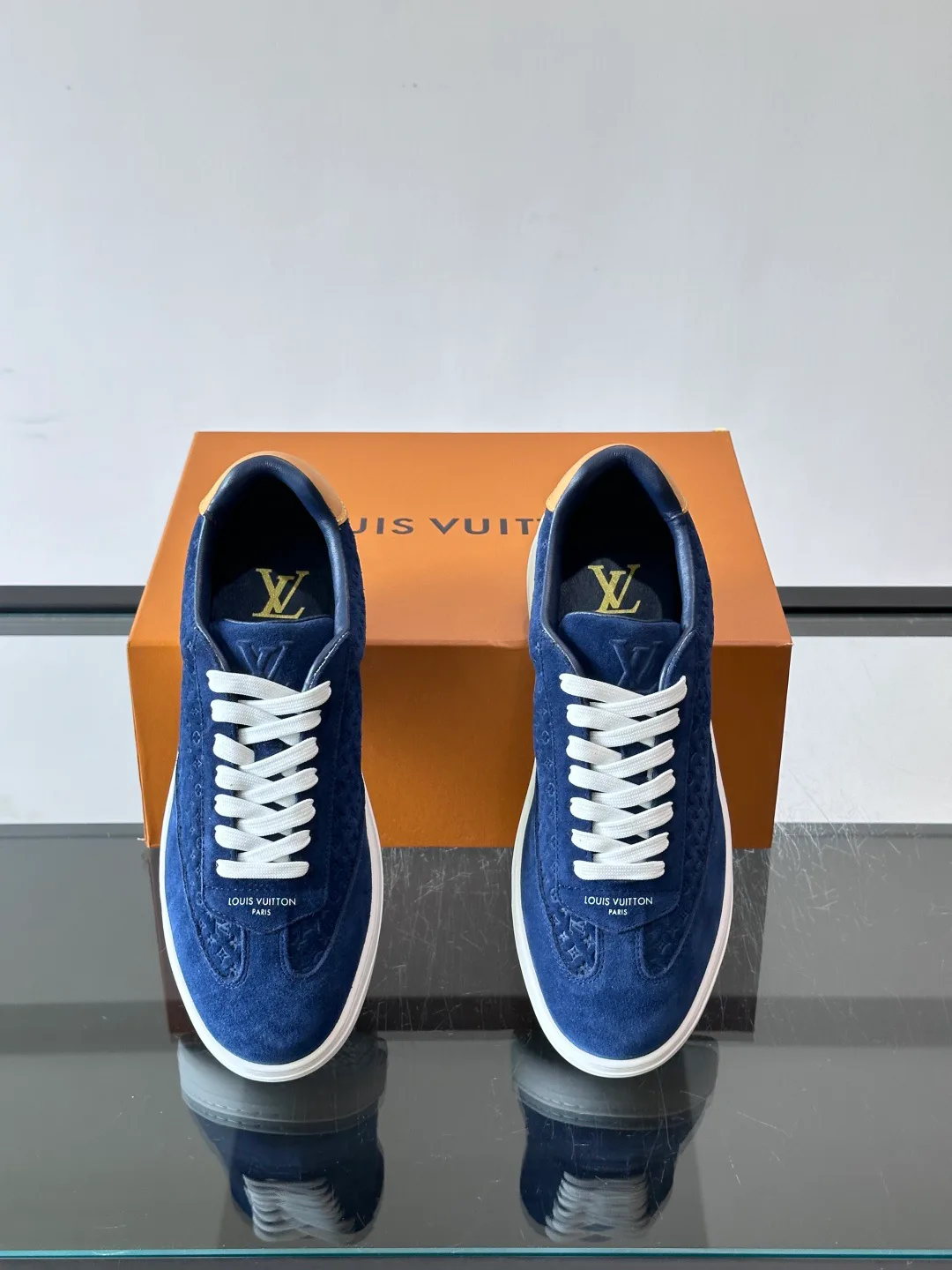 Кроссовки Женские Louis Vuitton 17646126
