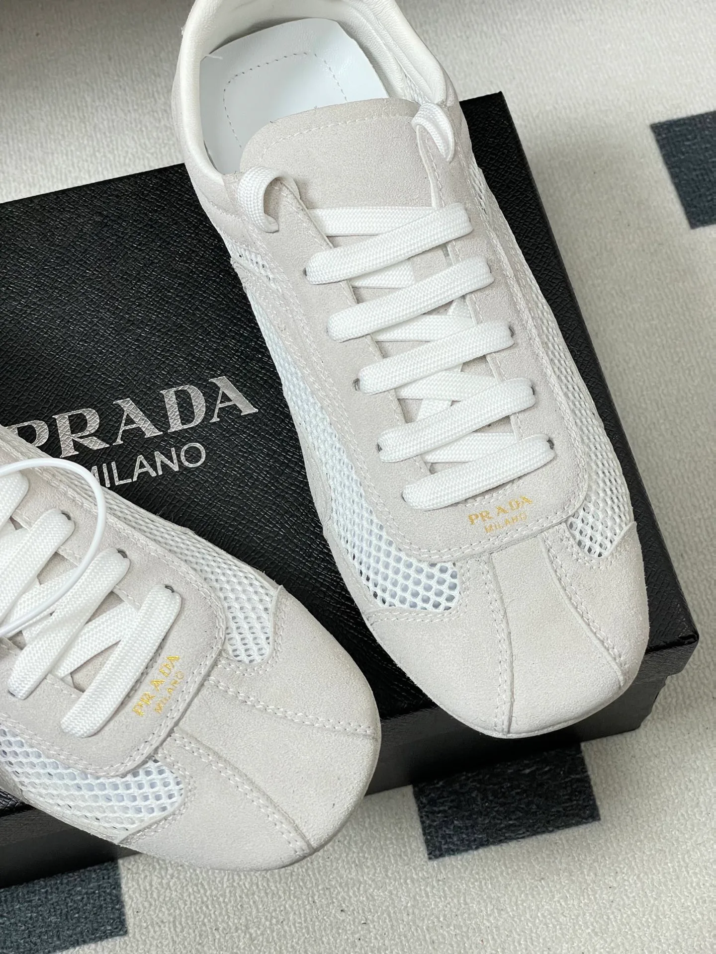Кроссовки Женские Prada 12810922