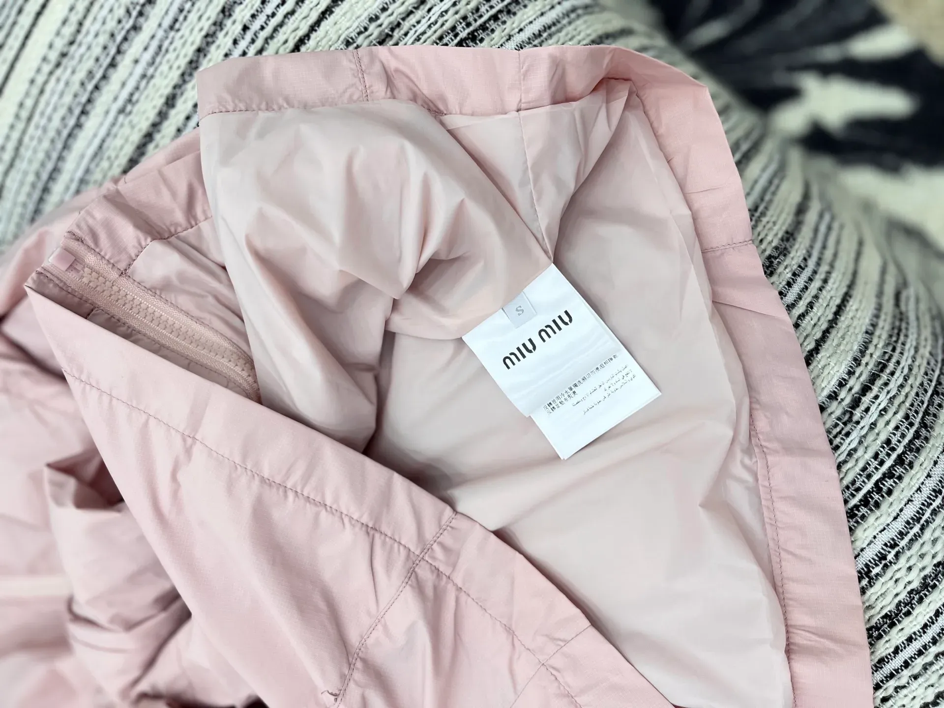 Куртки И Пуховики Женские Miu Miu 21463