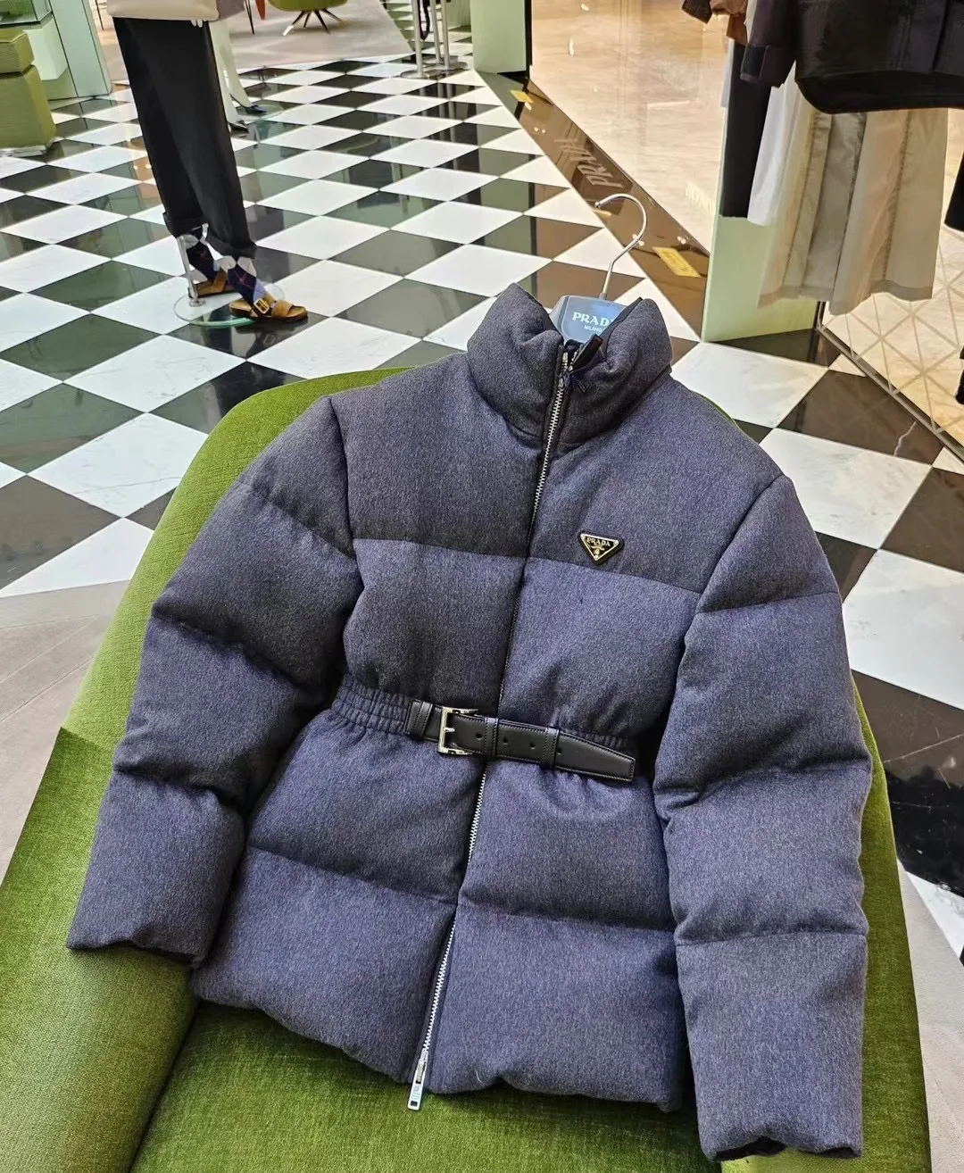 Куртки И Пуховики Женские Prada 18767573