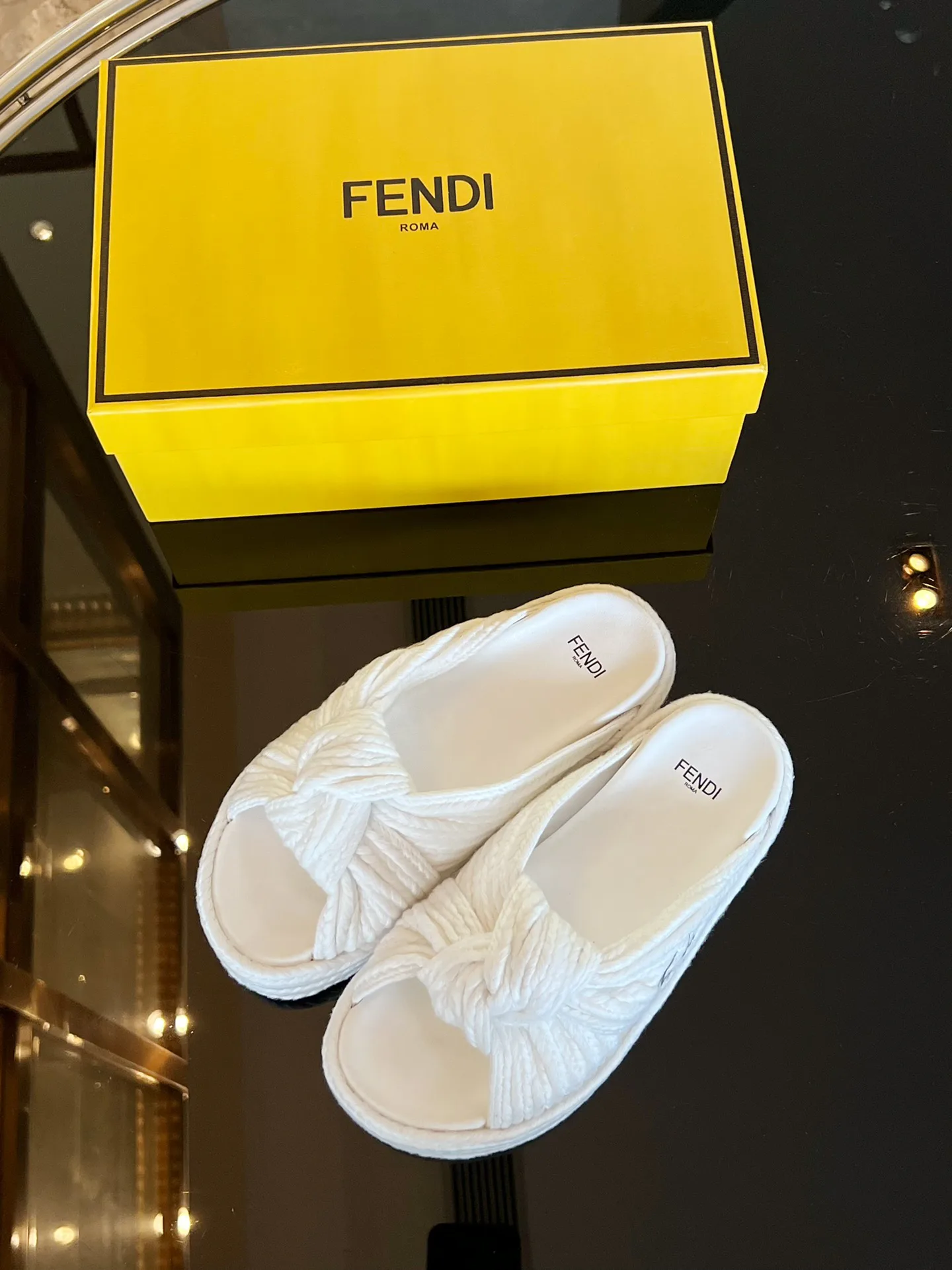 Шлепанцы Женские Fendi 22516