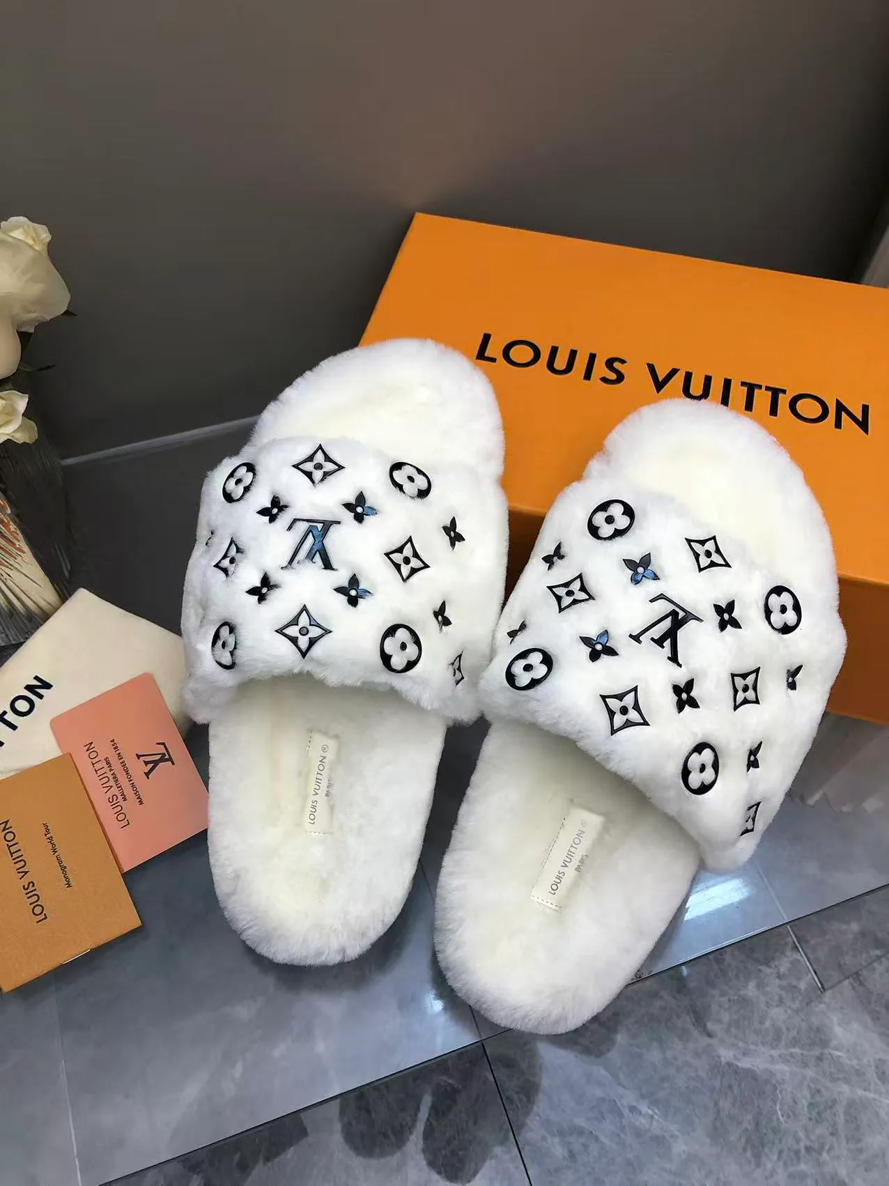 Тапочки Женские Louis Vuitton Тапочки Женские Louis Vuitton