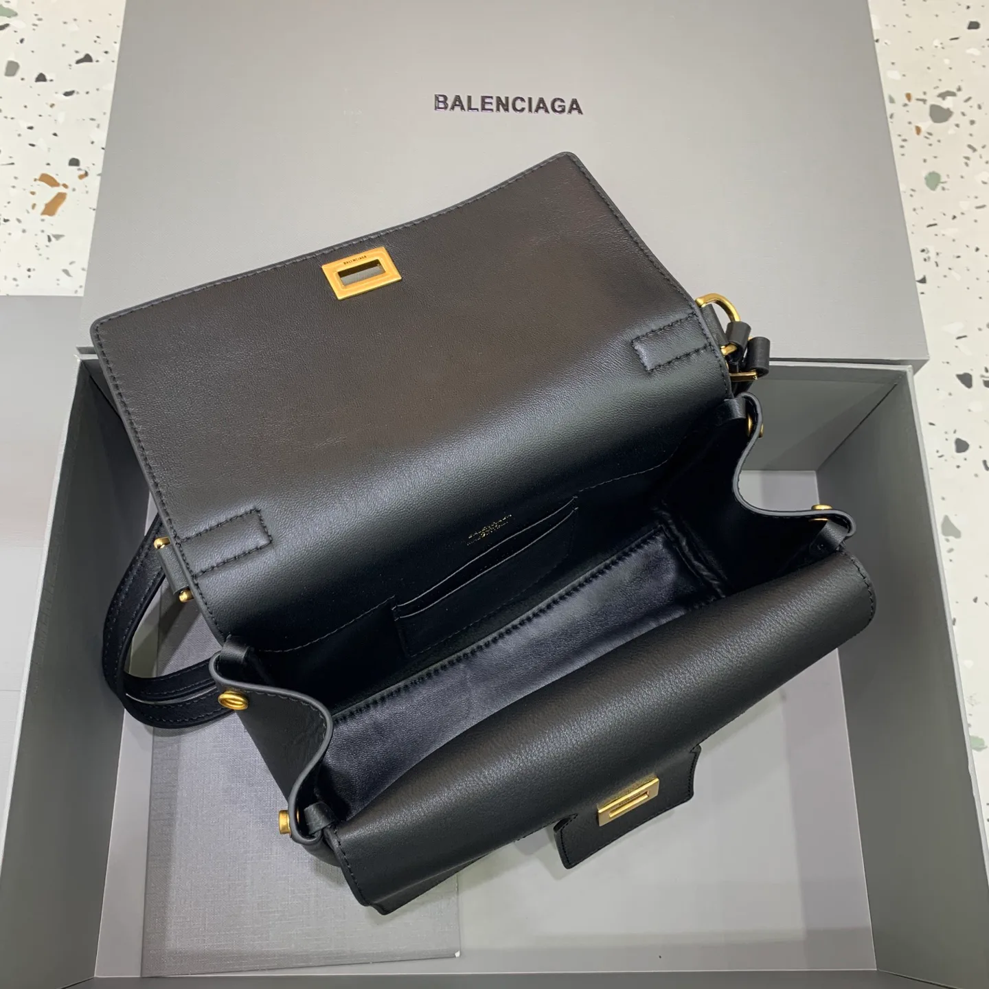 Классические Сумки Женские Balenciaga 11424289