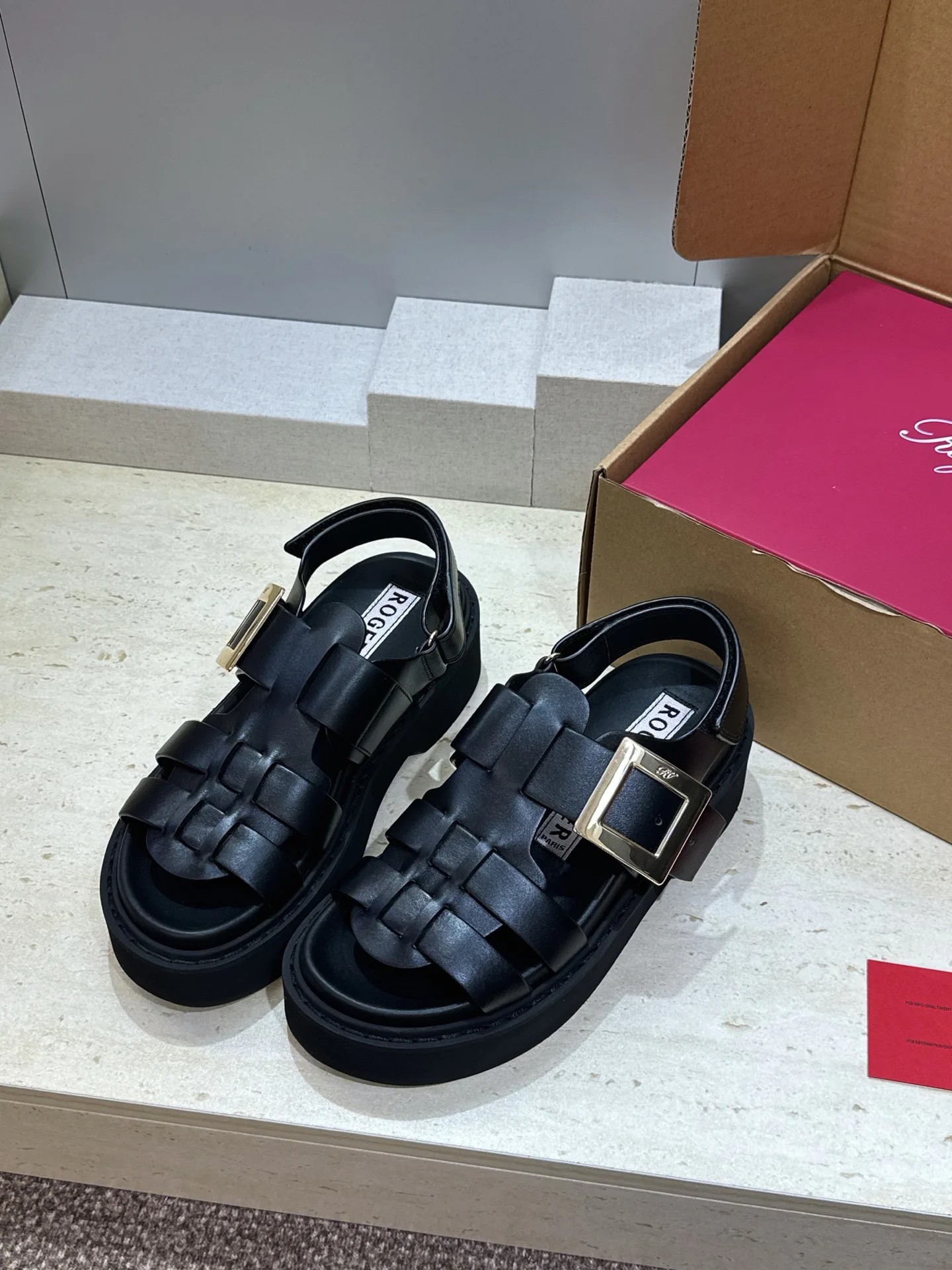 Босоножки Женские Roger Vivier 16910349