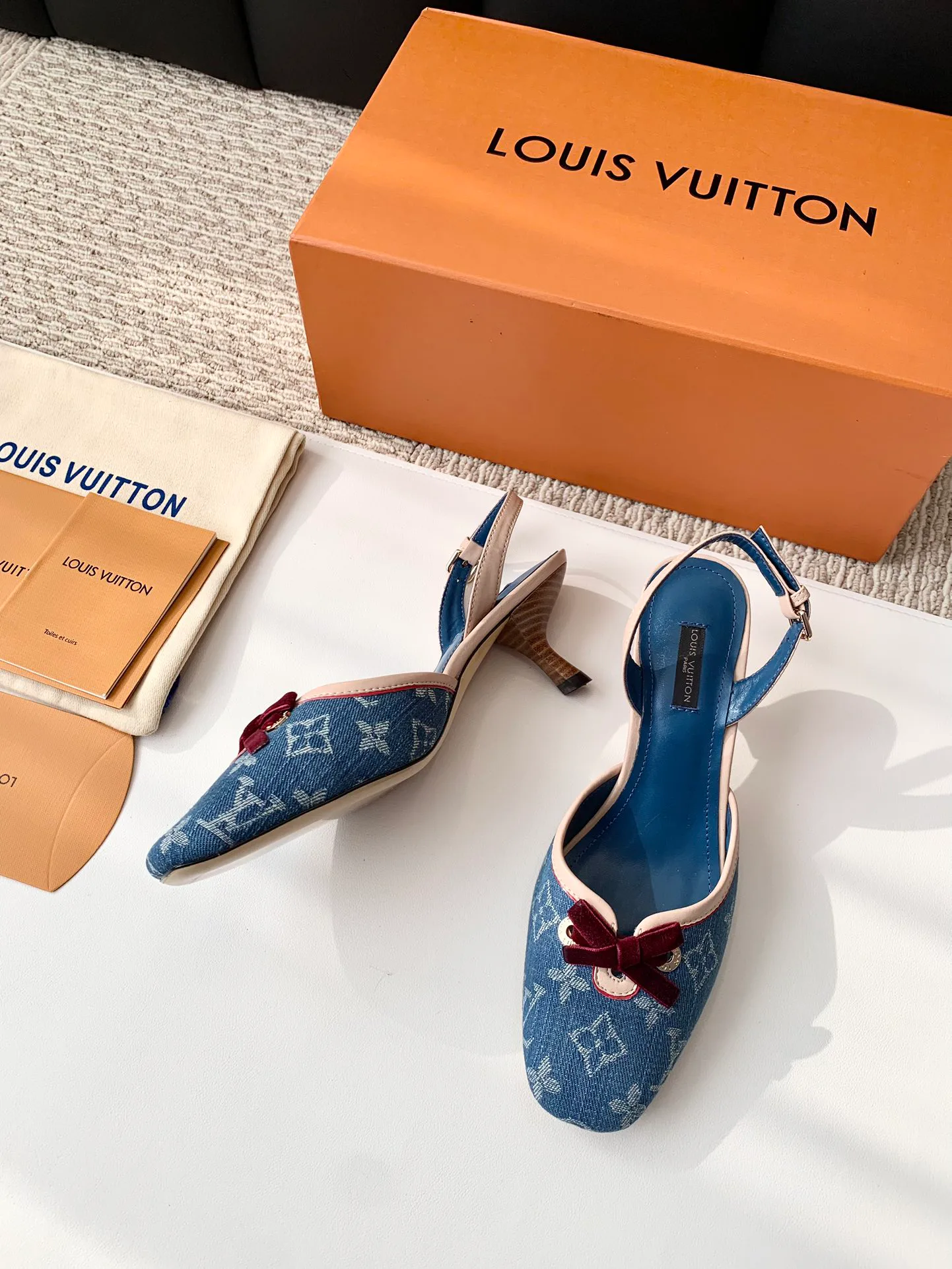 Босоножки Женские Louis Vuitton 11263773