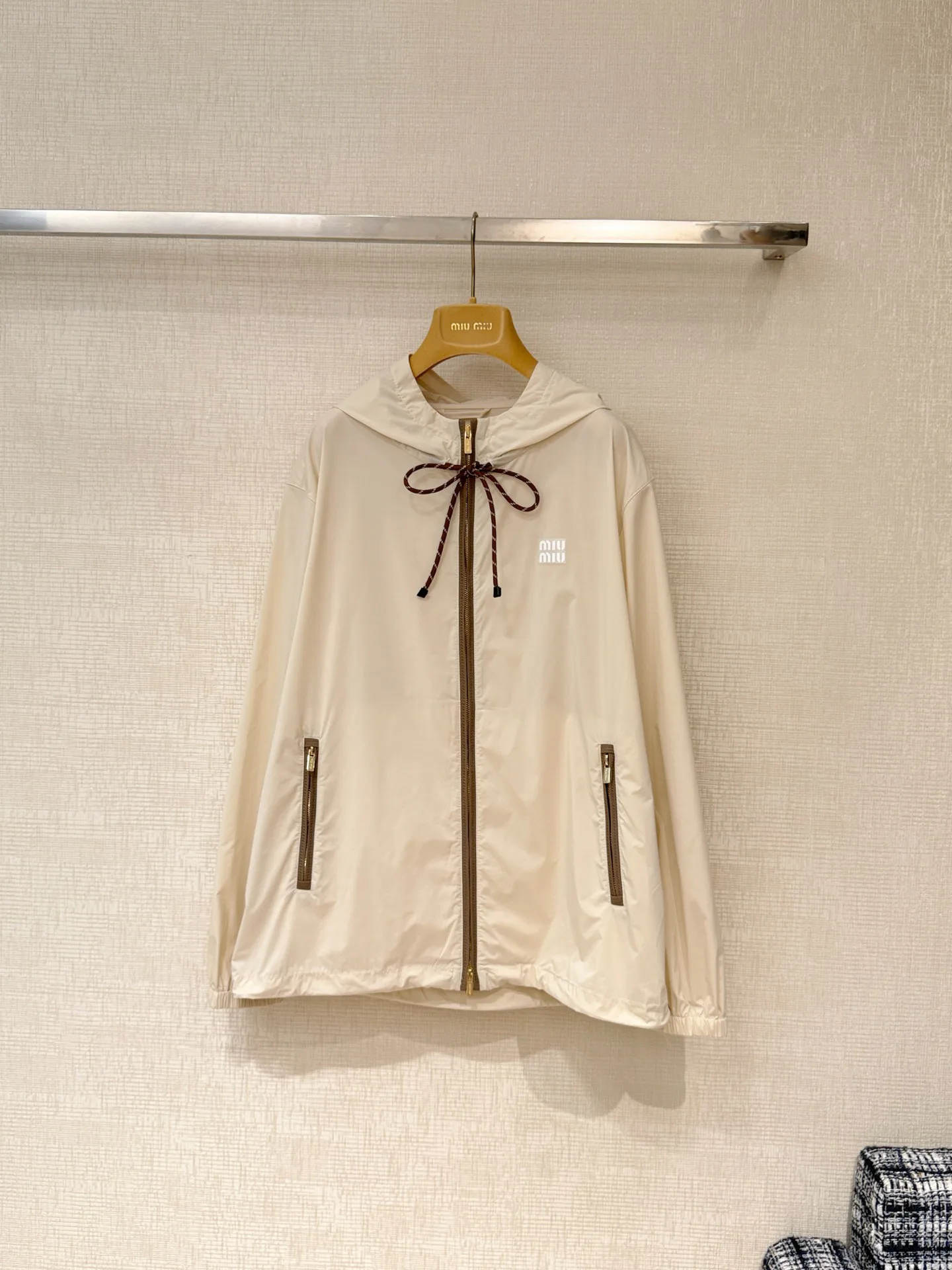 Куртки И Пуховики Женские Miu Miu 10946247