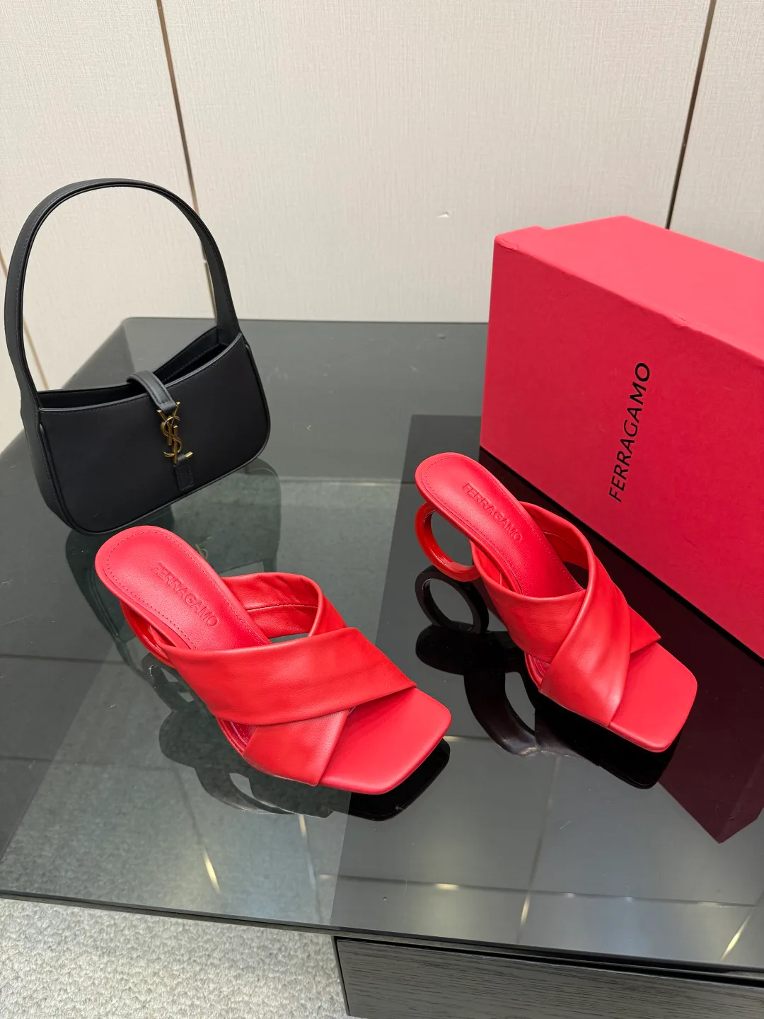 Босоножки Женские Salvatore Ferragamo 1498828
