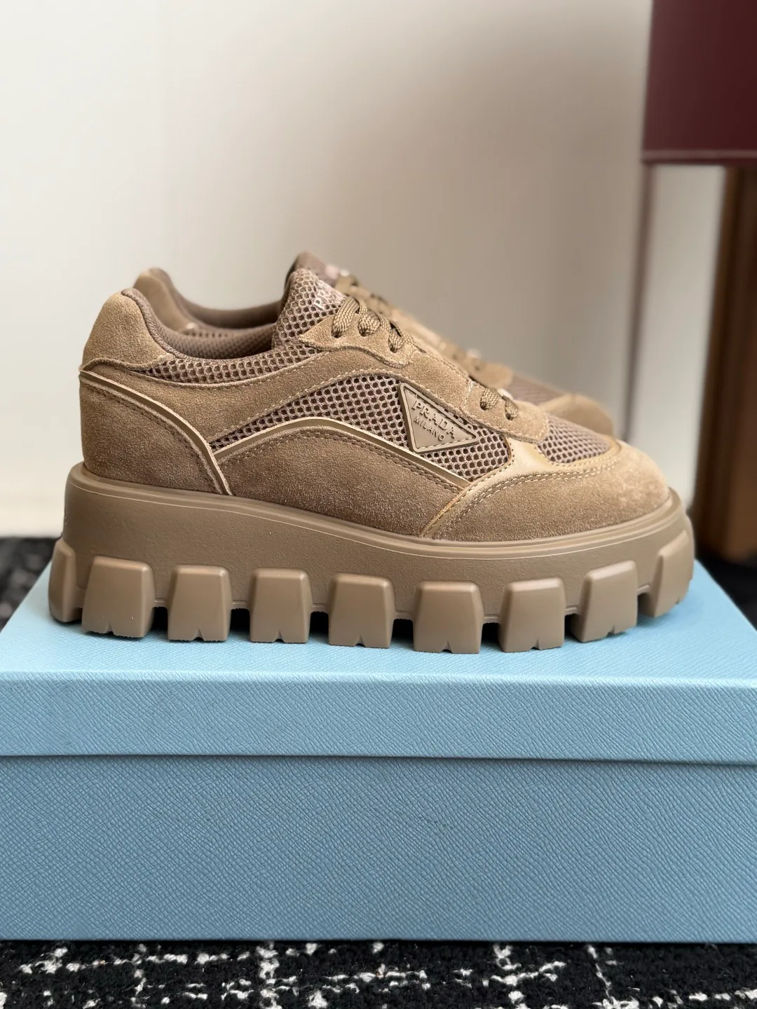 Кроссовки Женские Prada 18138855