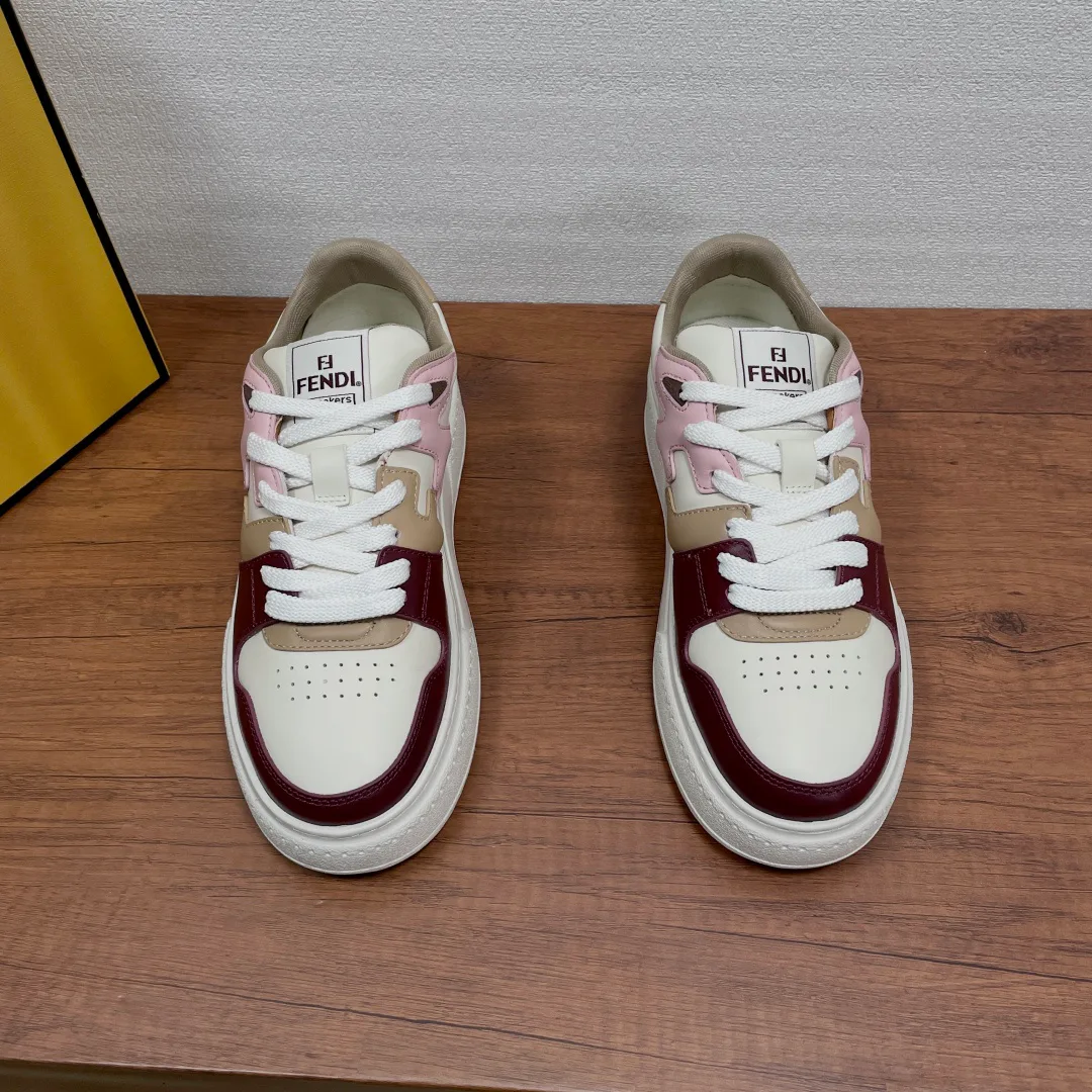 Кроссовки Женские Fendi 18626504