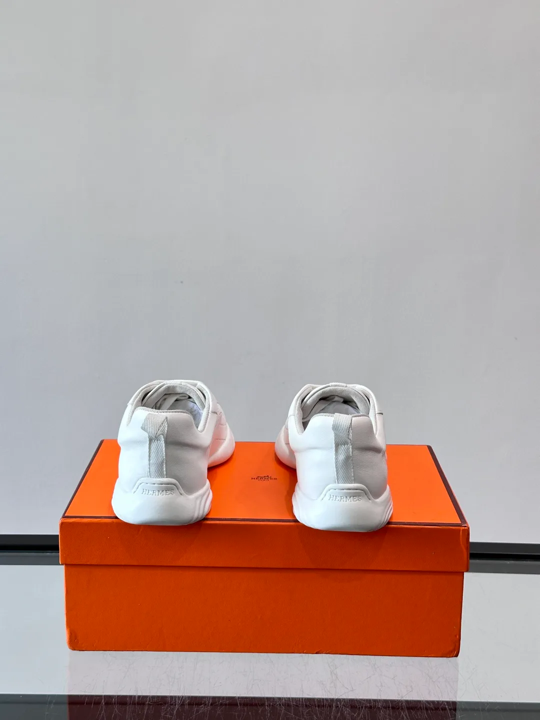Кроссовки Женские Hermes 17439912