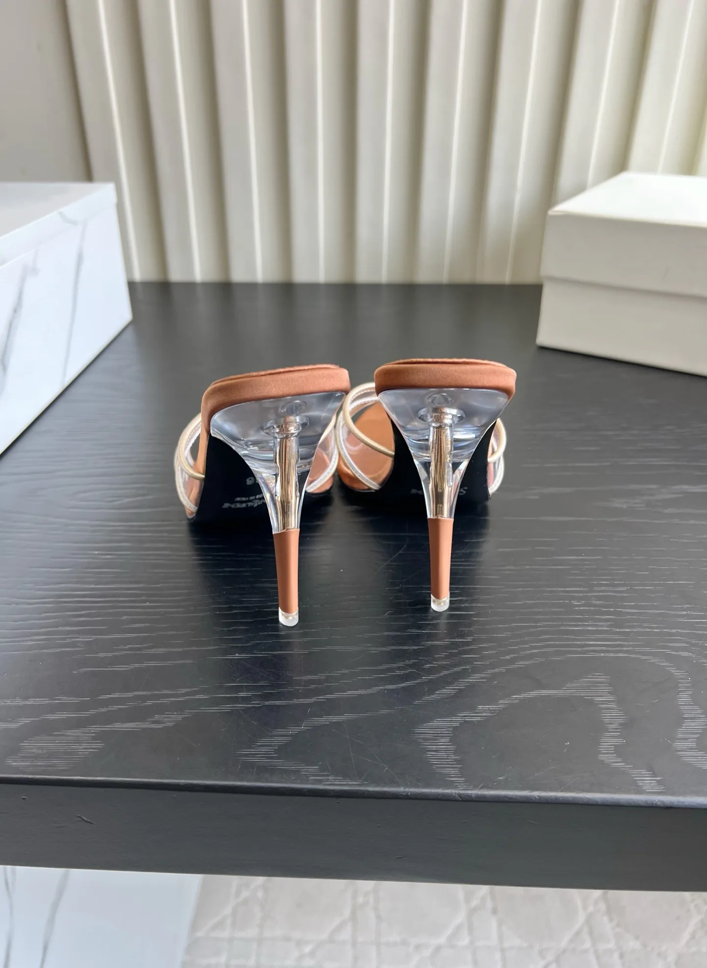 Босоножки Женские Saint Laurent 18614252