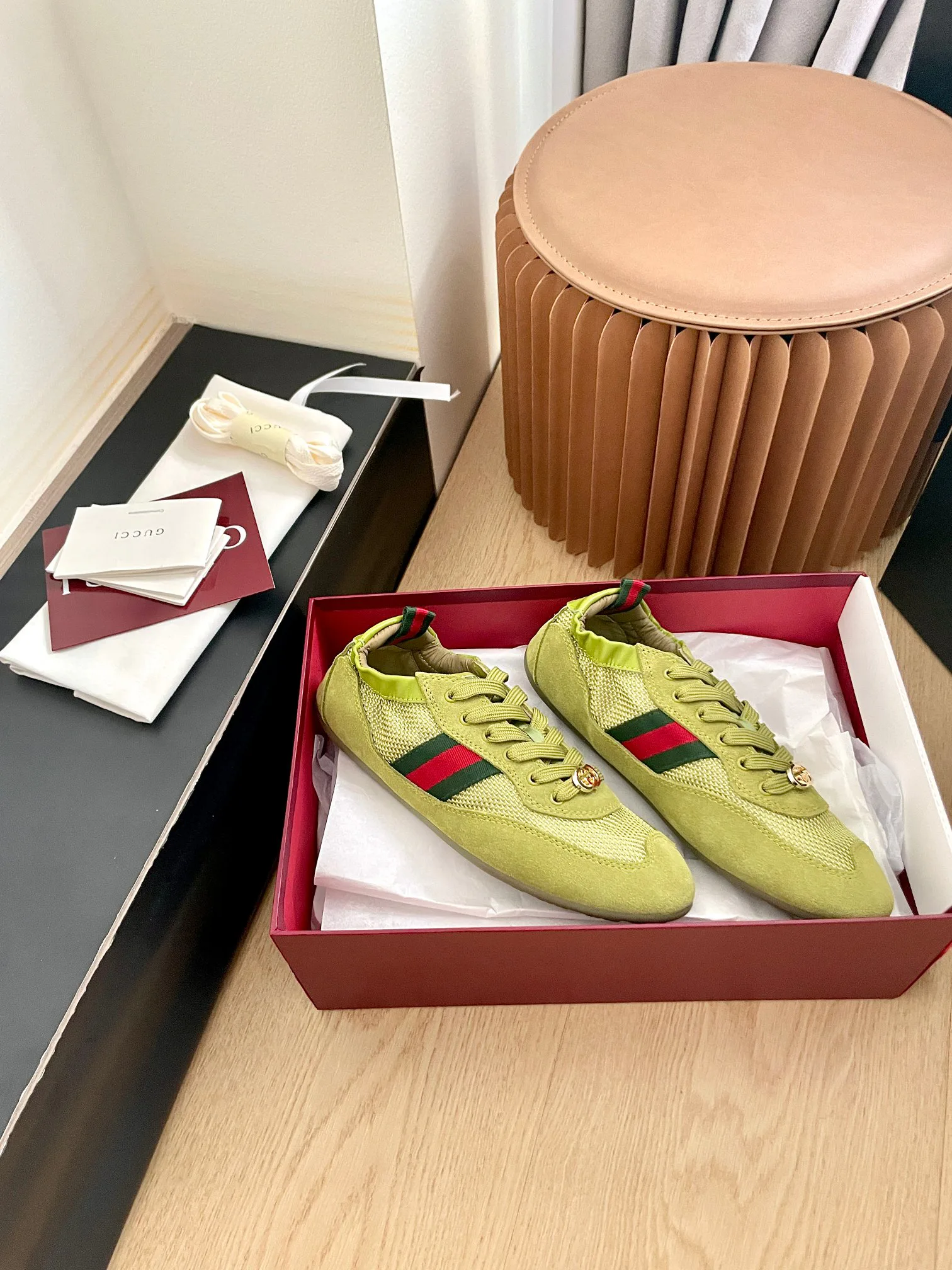 Кроссовки Женские Gucci 941861