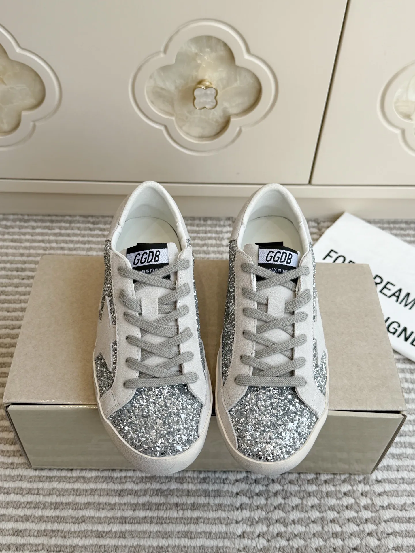 Кроссовки Женские Golden Goose 18737586