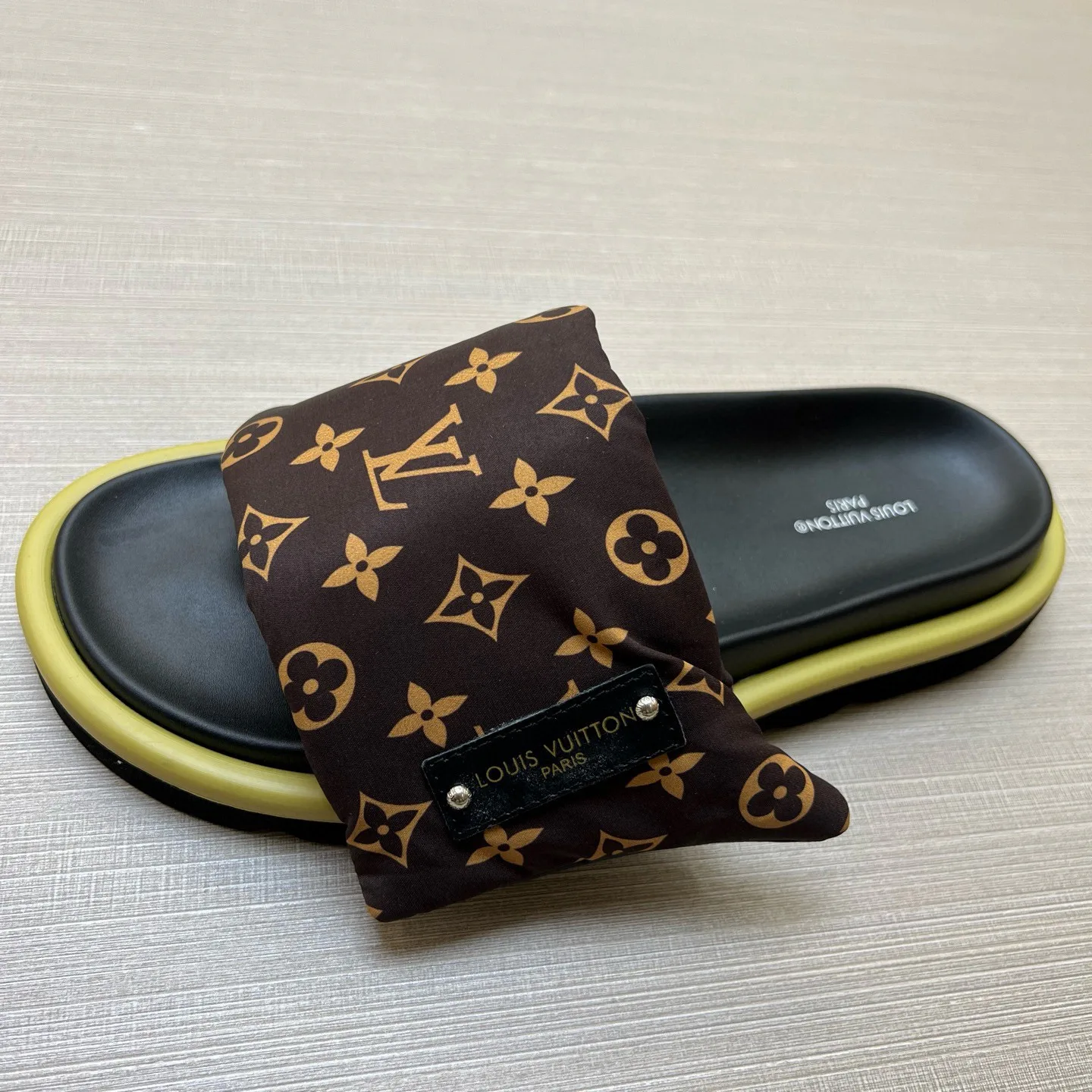 Шлепанцы Женские Louis Vuitton 9801575