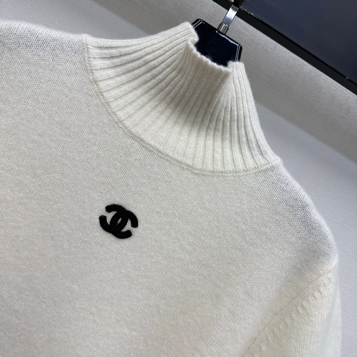 Джемперы И Свитеры Женские Chanel 18728711