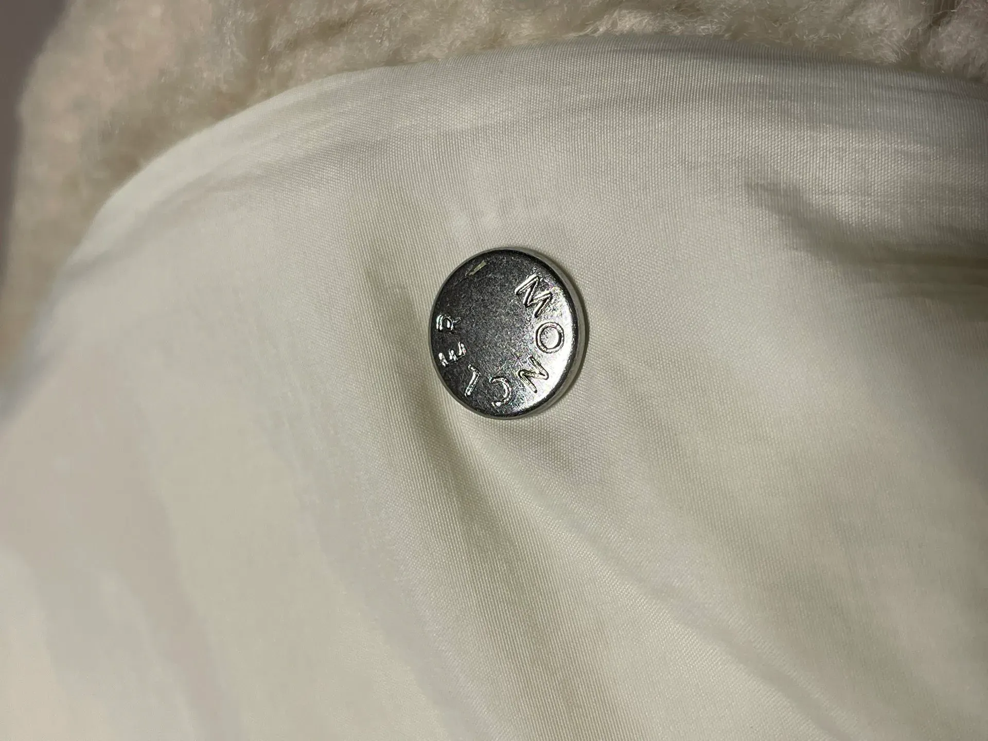 Кожаные Куртки И Дублёнки Женские Moncler 2734813