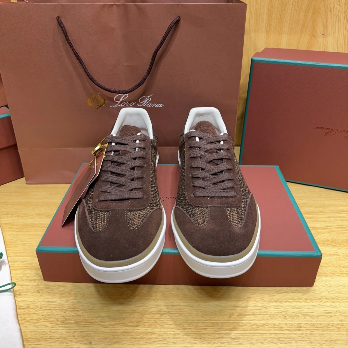 Кроссовки Женские Loro Piana 18263647