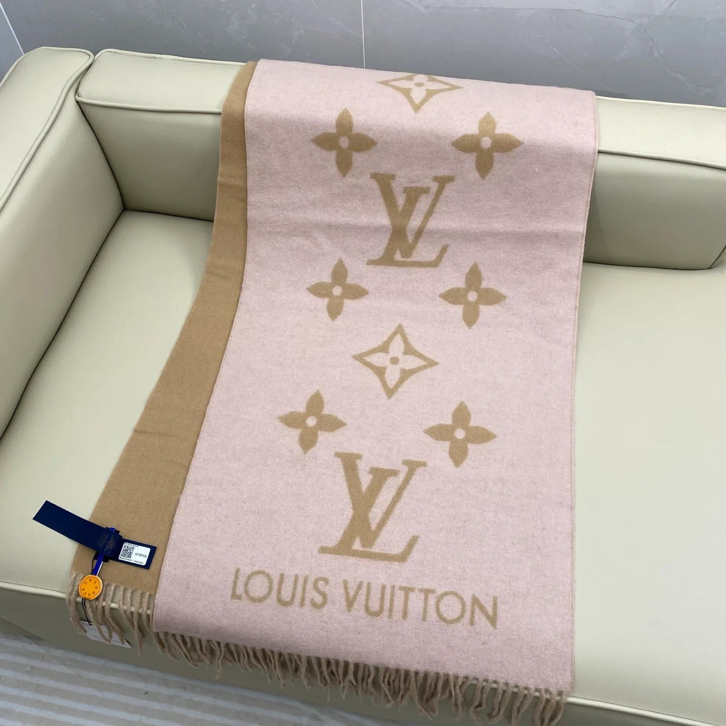 Шарфы Louis Vuitton 18105572
